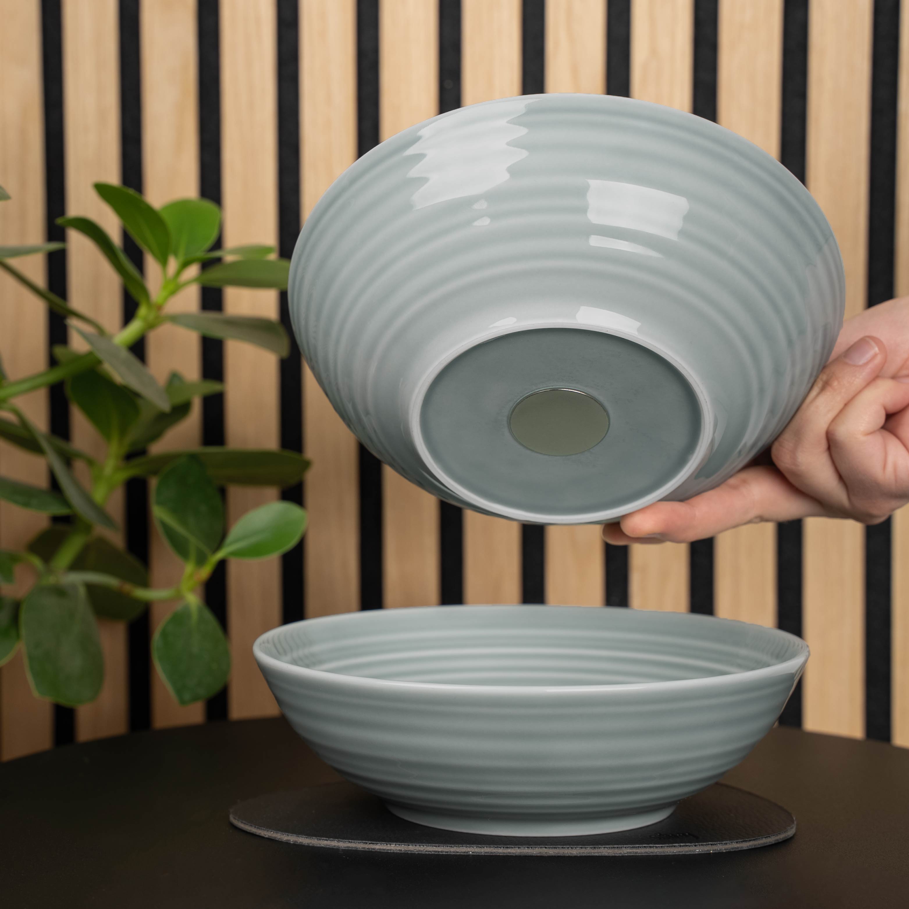 Magnet-Porzellan-Foodbowl-20cm ash auf kleinem Platzset