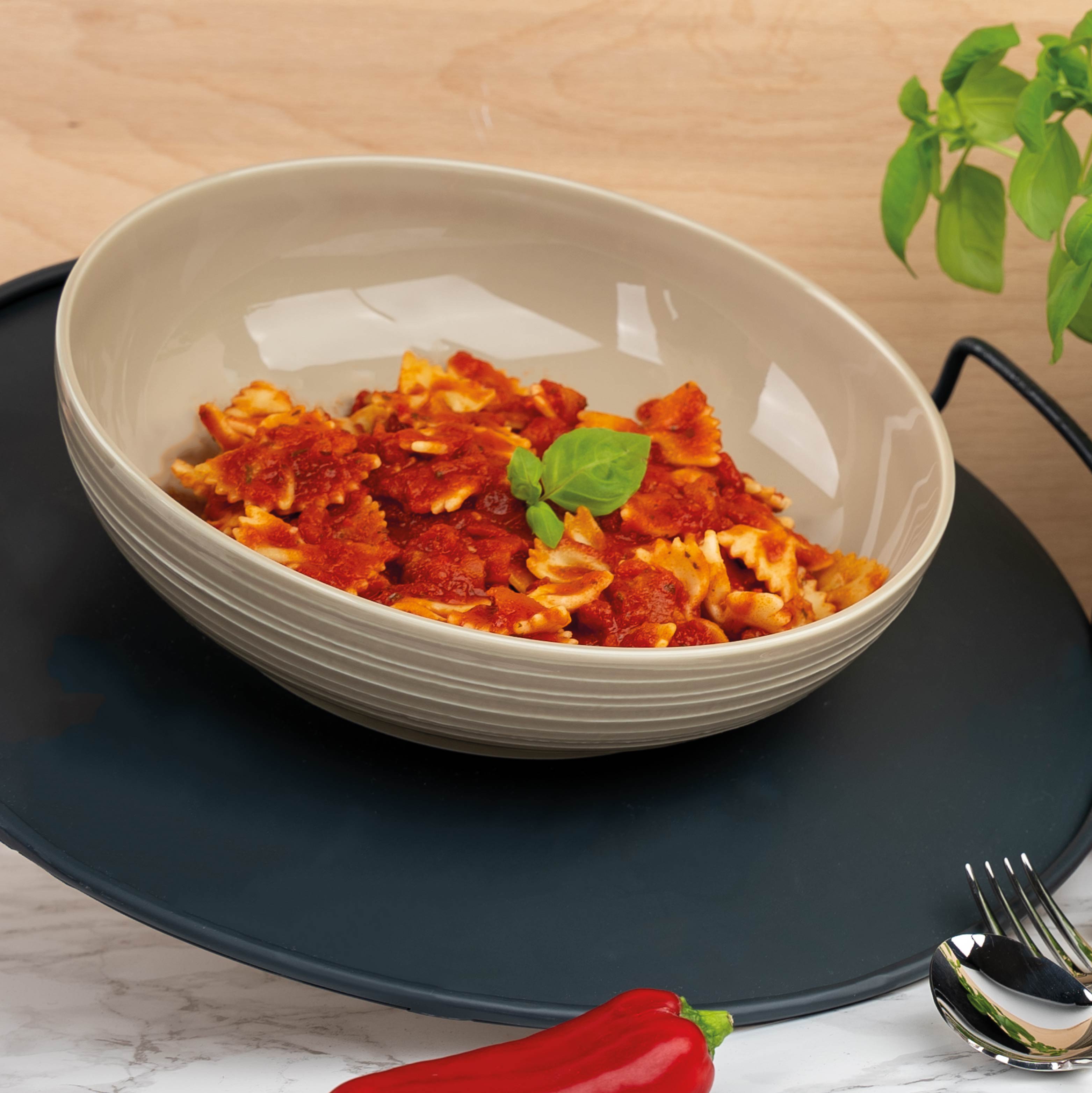 Magnet-Food-Bowl wird durch metallisches Tablett fixiert