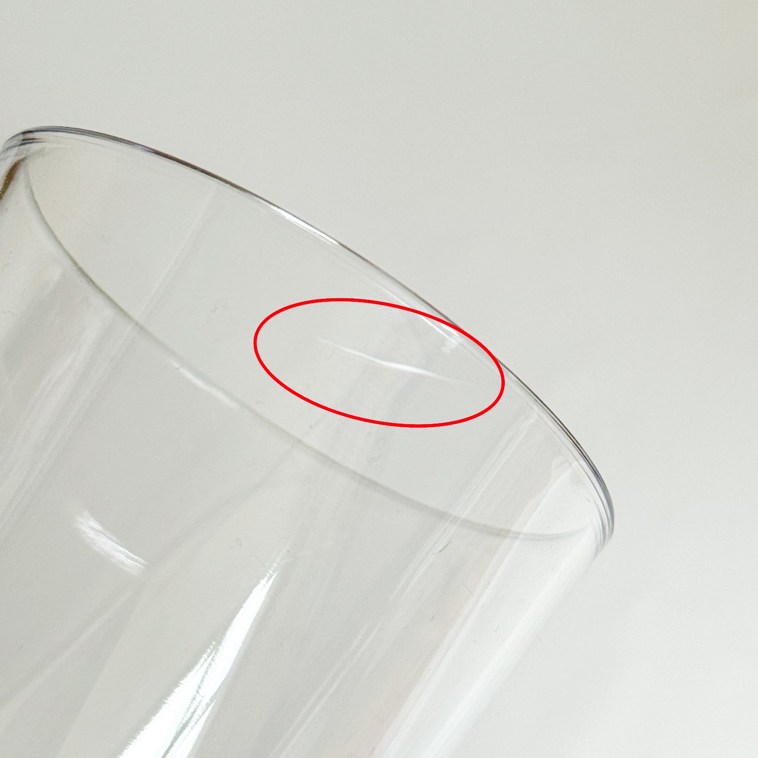 Zweite Wahl Glas mit einem Kratzer