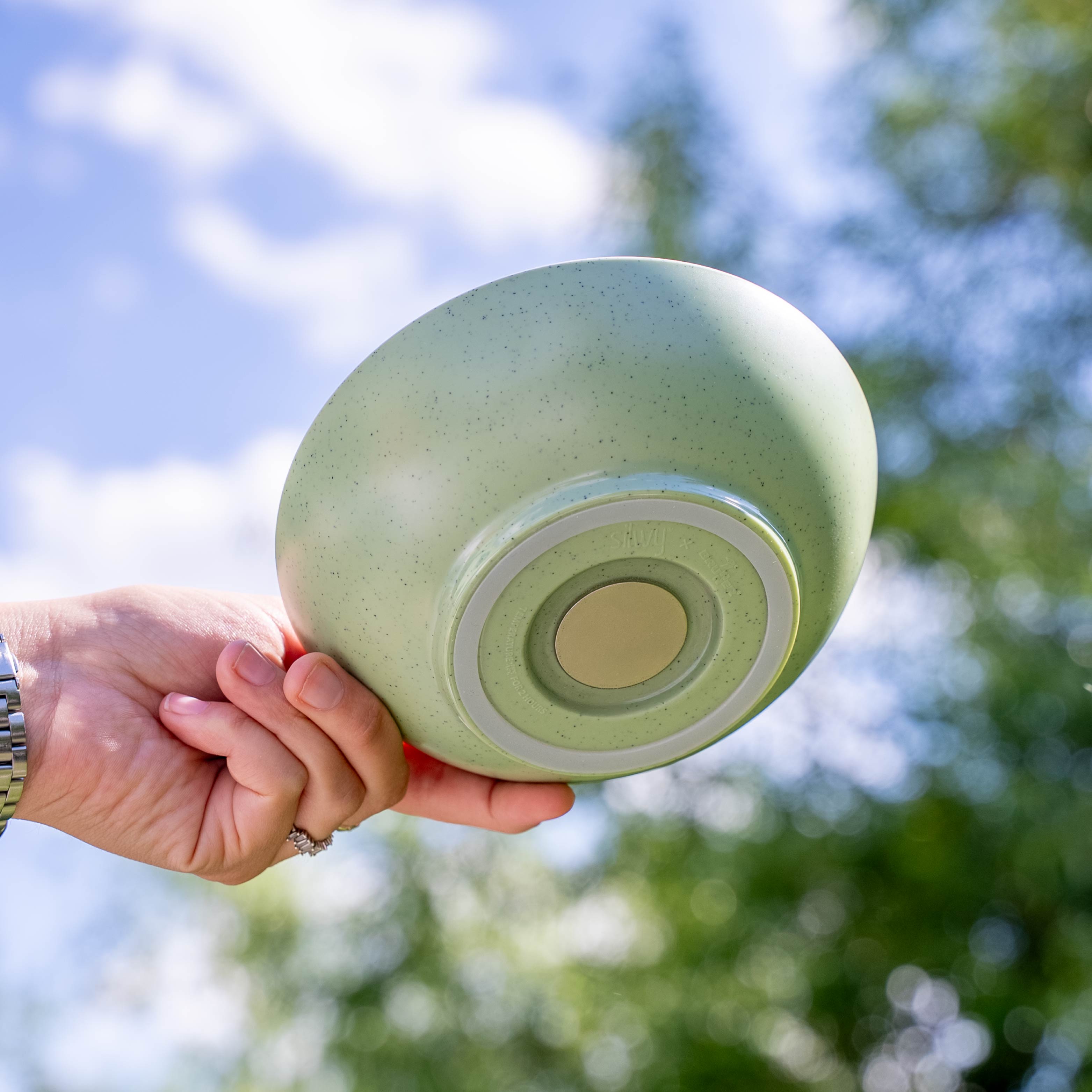 Magnetic plastic bowl green from below