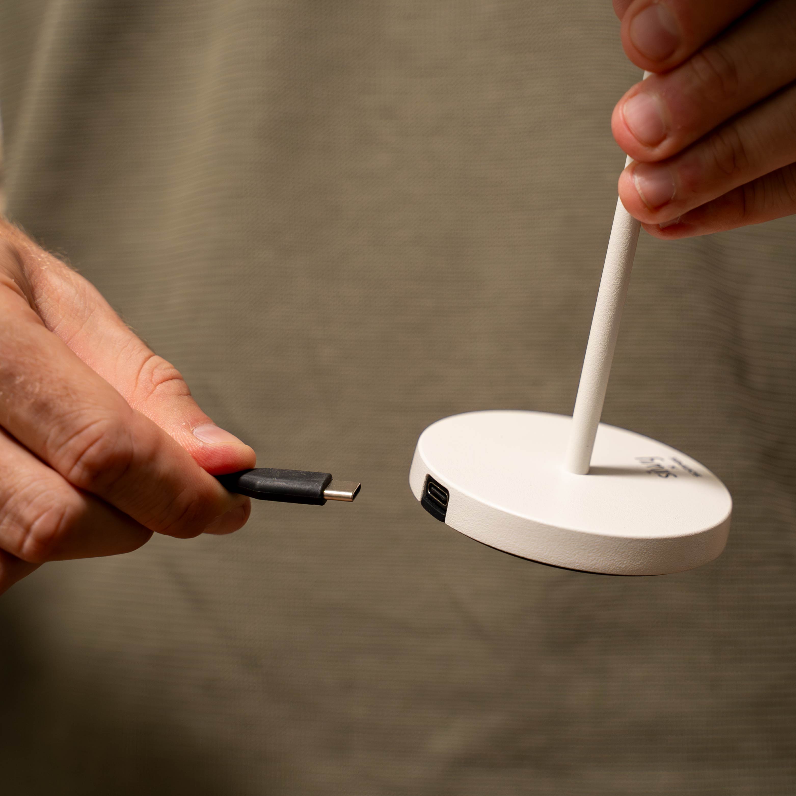 Charging cable for Magnetic lamp