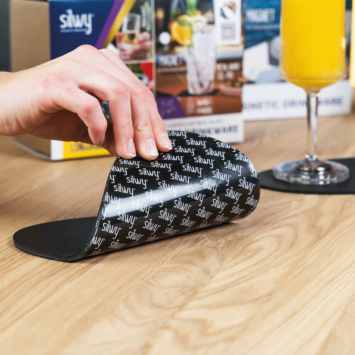 silwy placemat GIF