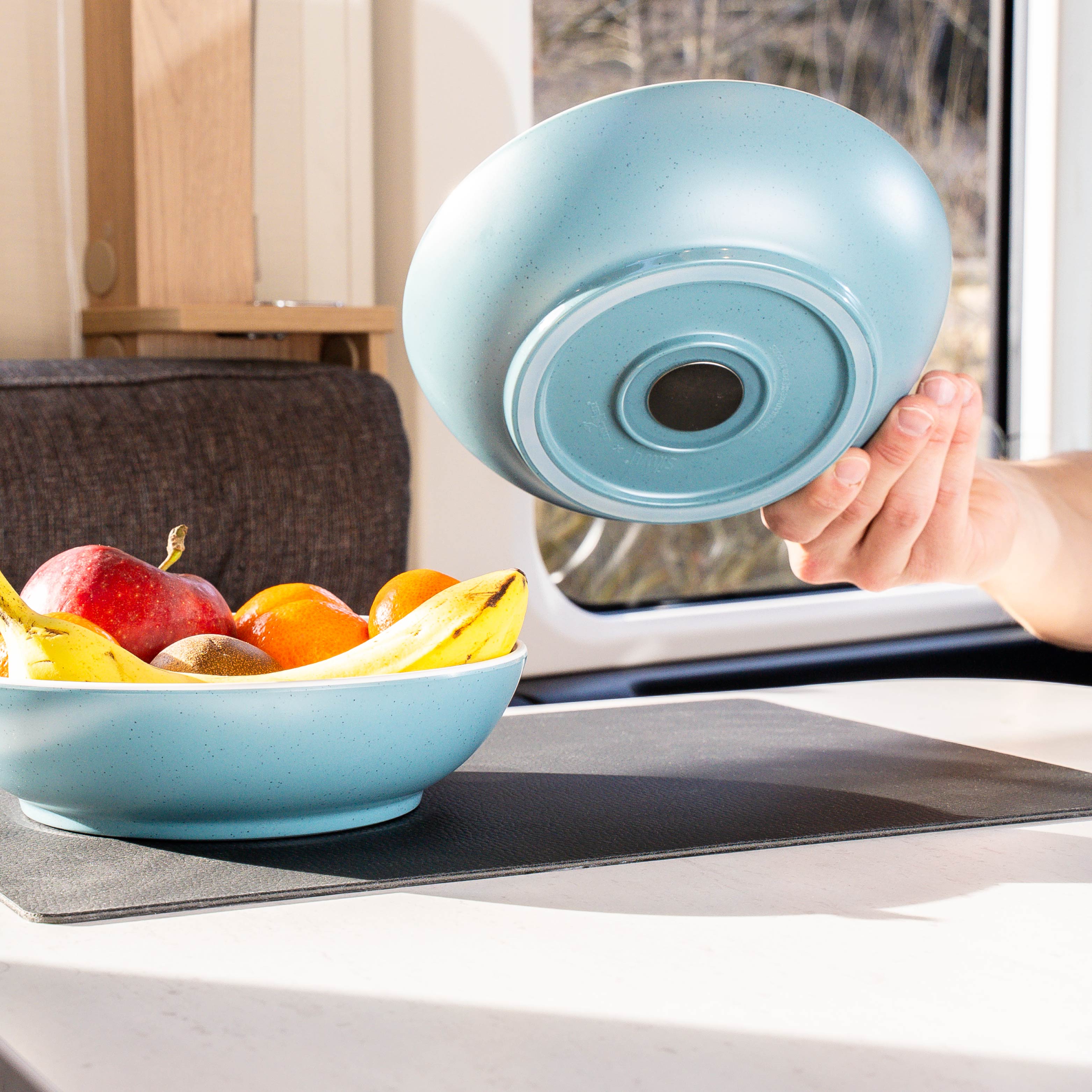 Magnetic plastic food bowl