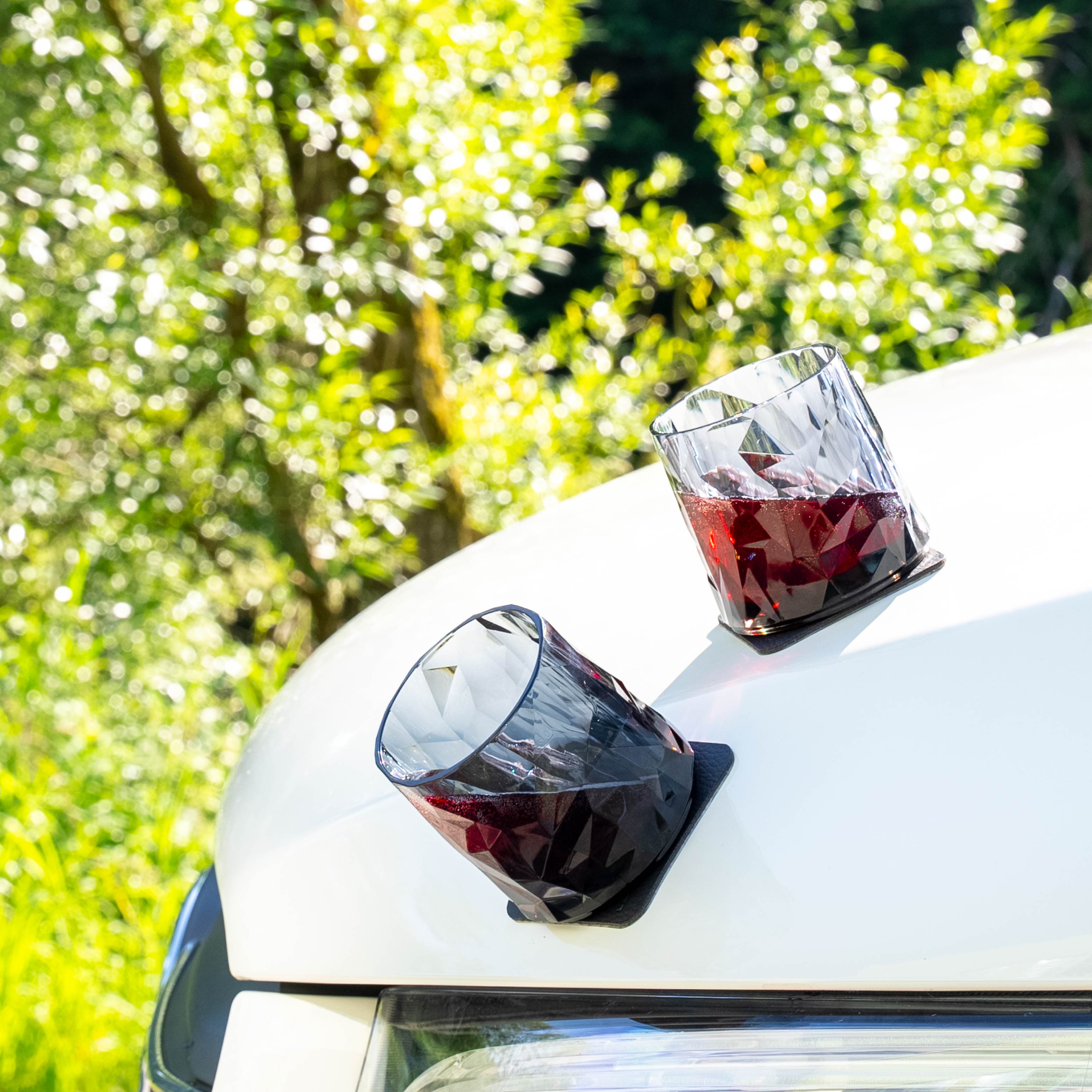 Plastic glasses fixed to hood with magnet