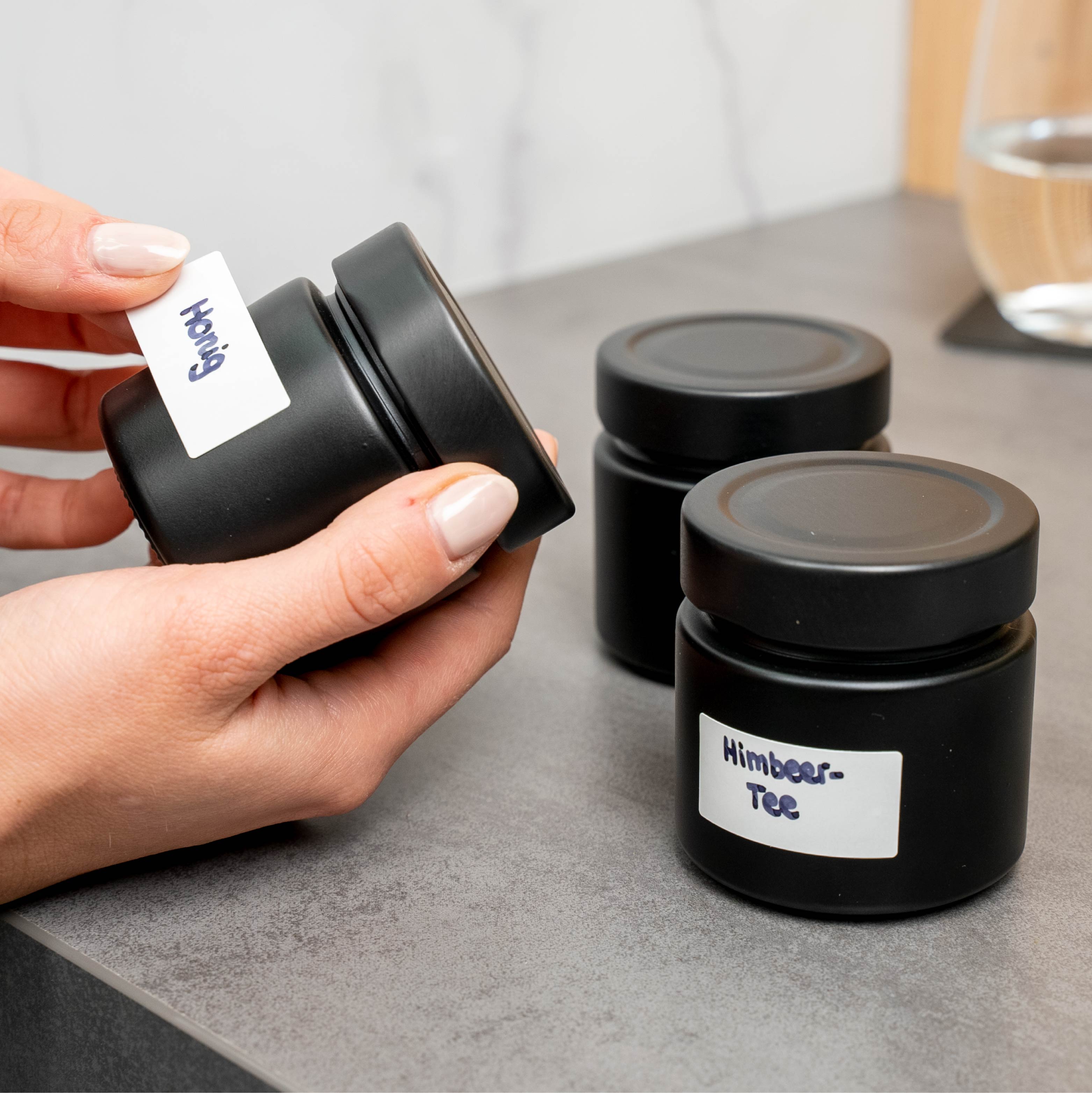 Possibility to label the delicatessen jars with labels