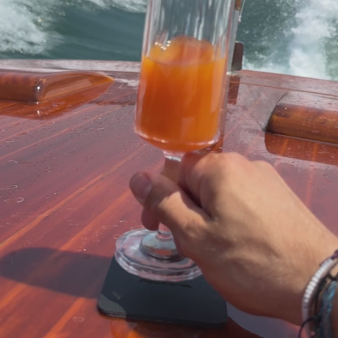 Video Vaso magnético de plástico champán incl. nano-gel metálico almohadilla sobre barco