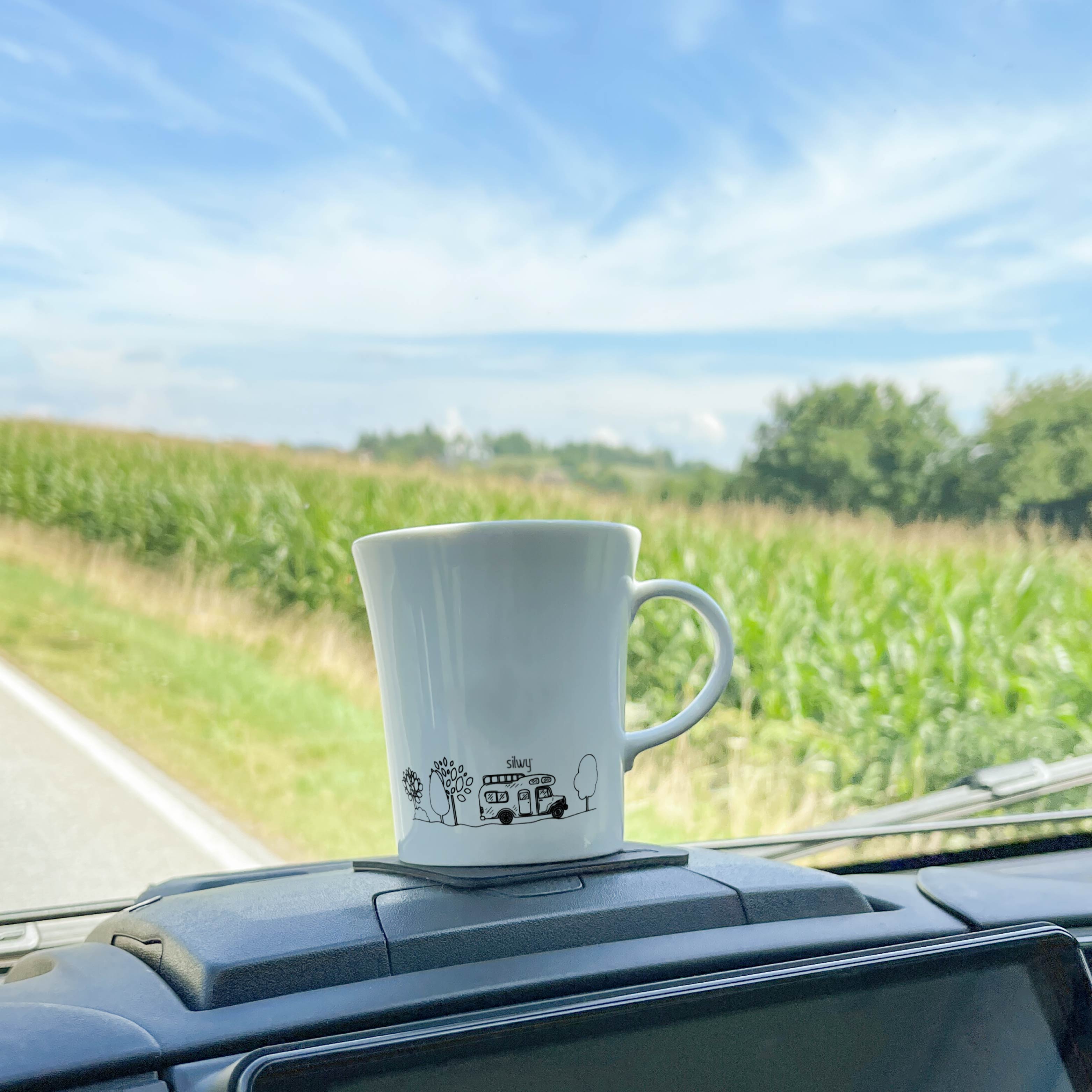 Tasses magnétiques en porcelaine motif camping tableau de bord