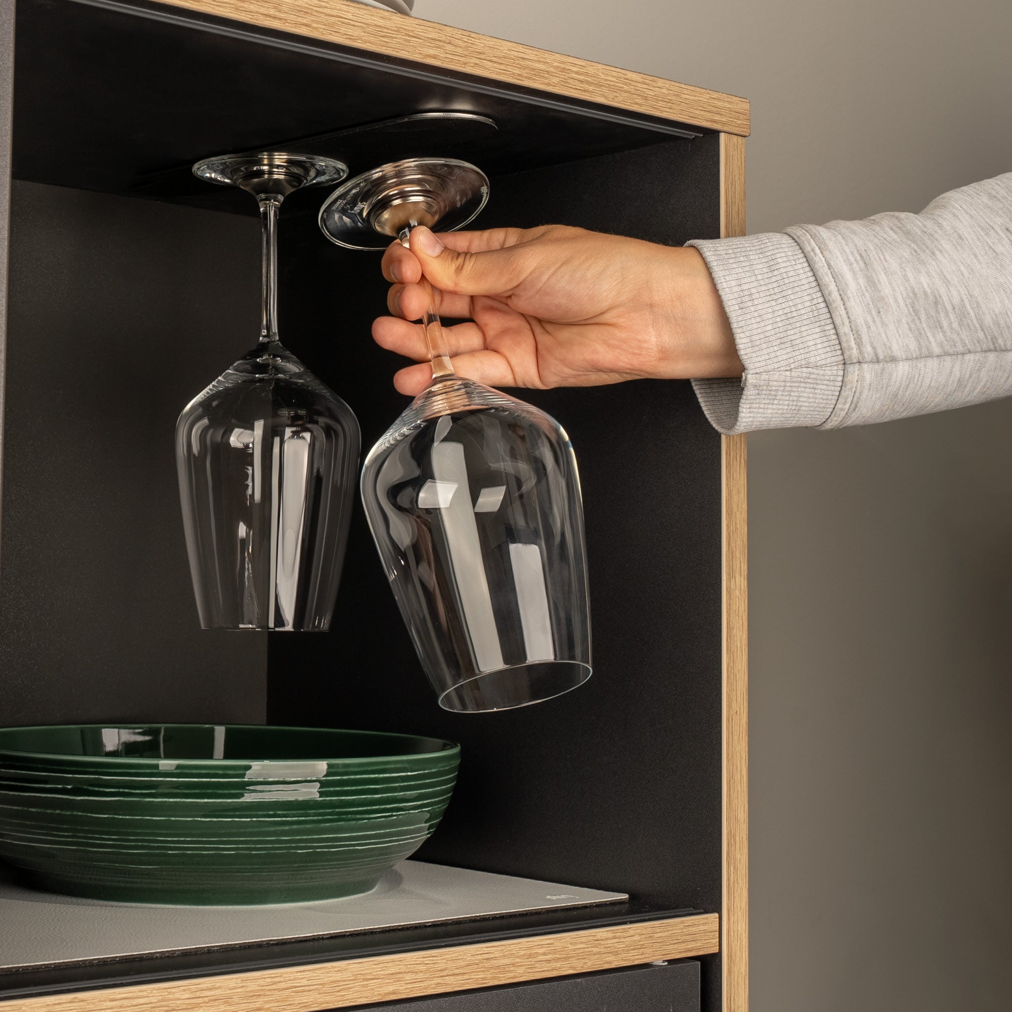 Verres en cristal Vin Bordeaux peu encombrant, rangé sur un rebord