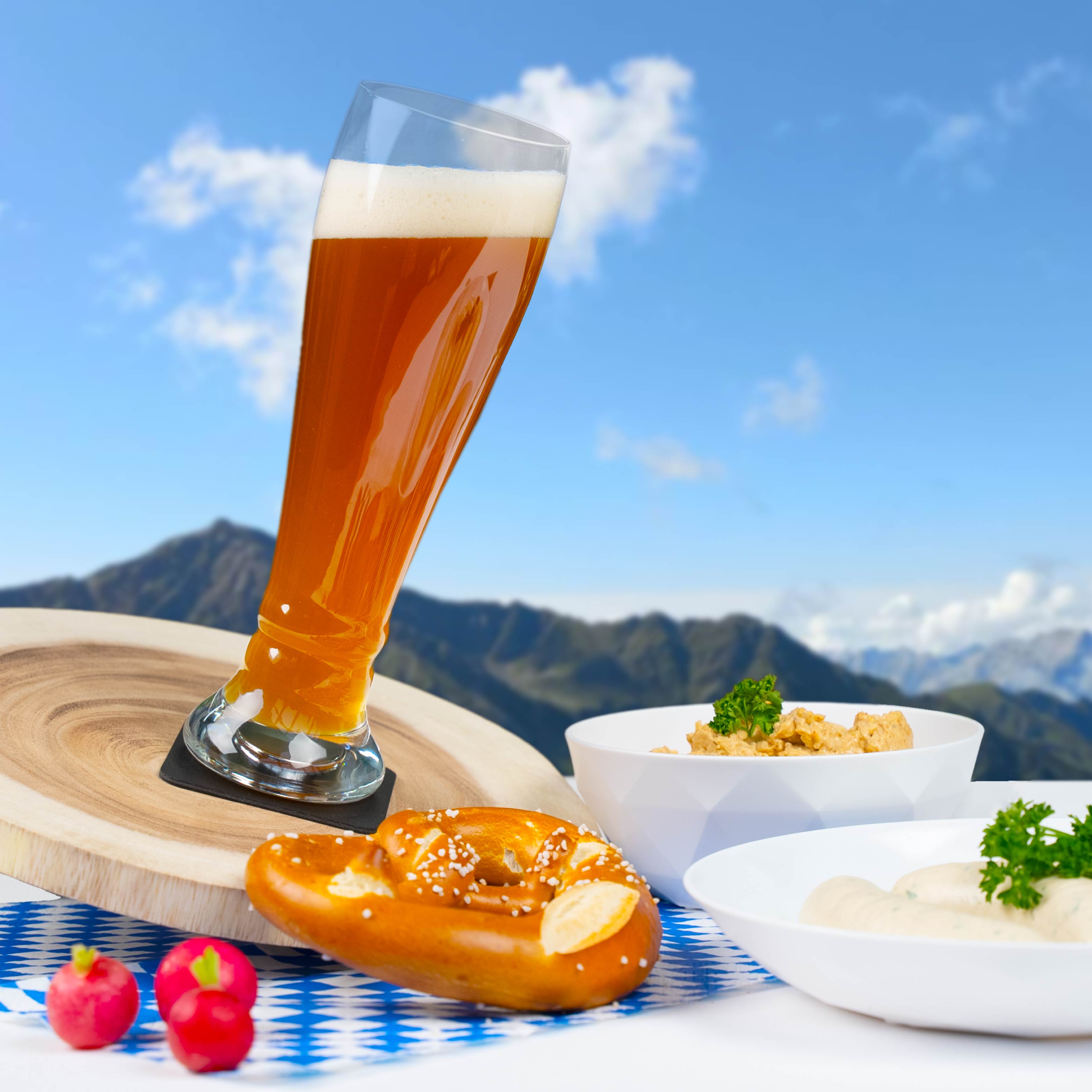 Verre en cristal Bière de blé avec aimant sur pad, représenté en position inclinée
