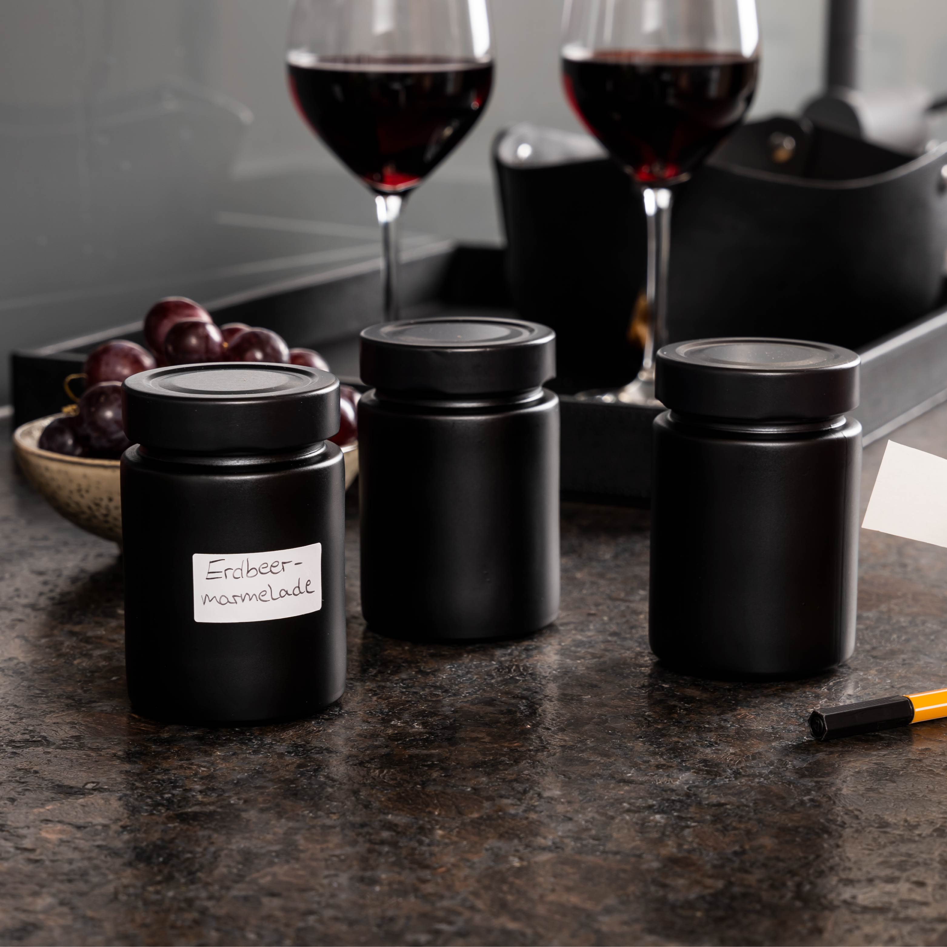 des étiquettes à placer à l'extérieur du bocal d'épicerie fine pour identifier directement les épices rangées dans le Verre