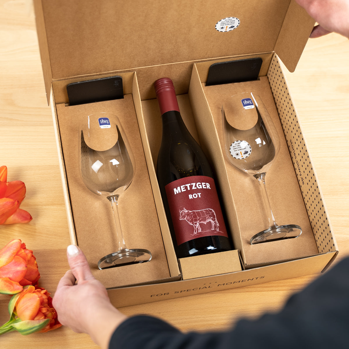 Confezione regalo bicchieri magnetici in cristallo e bottiglia di vino "Macellaio Rosso".