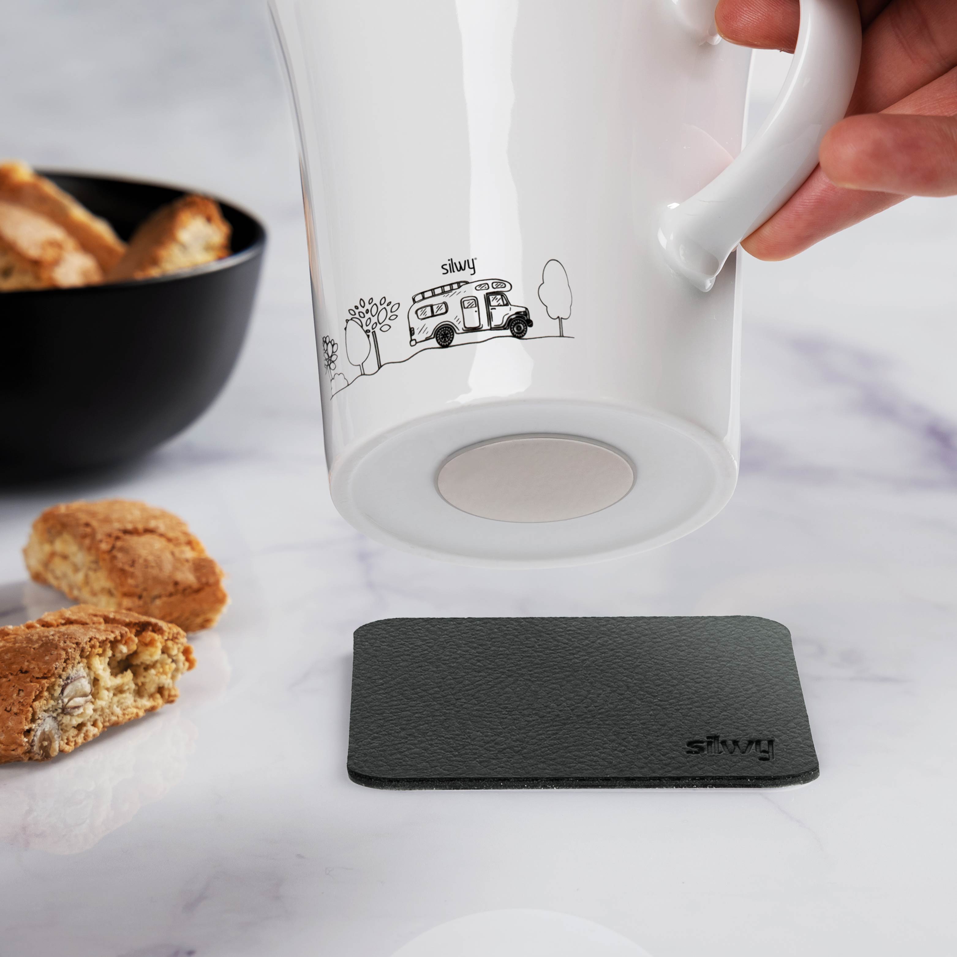 Tazze magnetiche in porcellana con motivo di campeggio