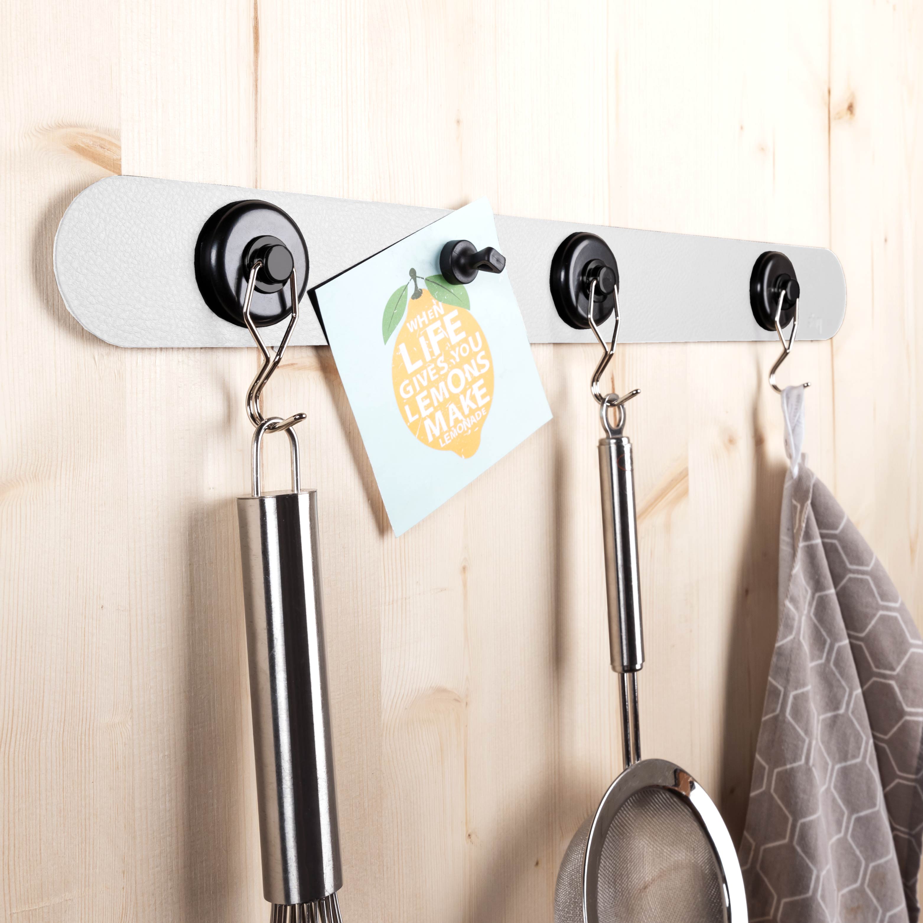 Modanatura 50 cm in bianco con ganci