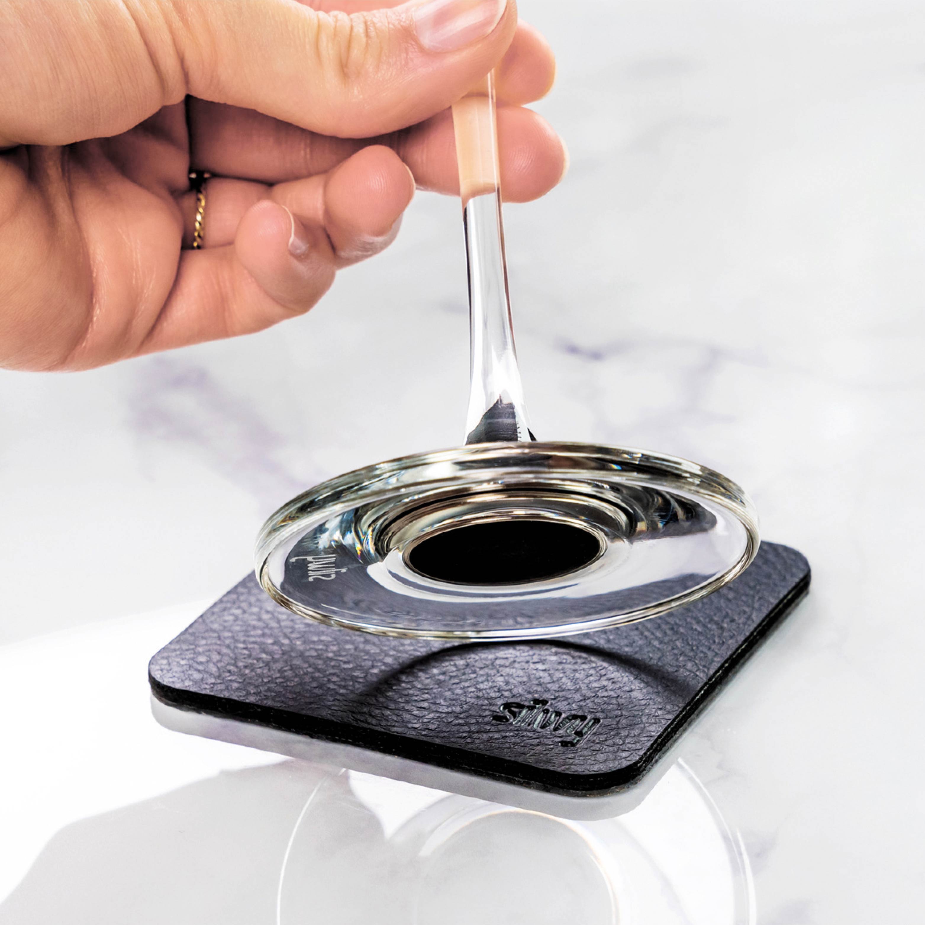 Magnete stampato nella base del bicchiere - primo piano