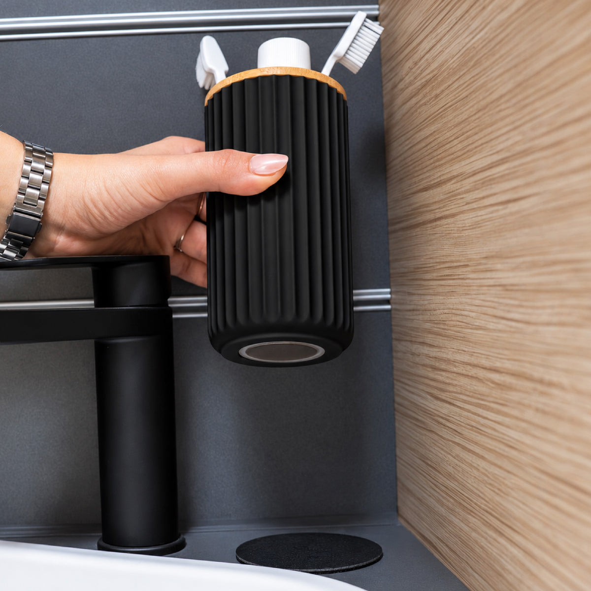 Magnetic soap dispenser and magnetic toothbrush cup BLACK incl. pads