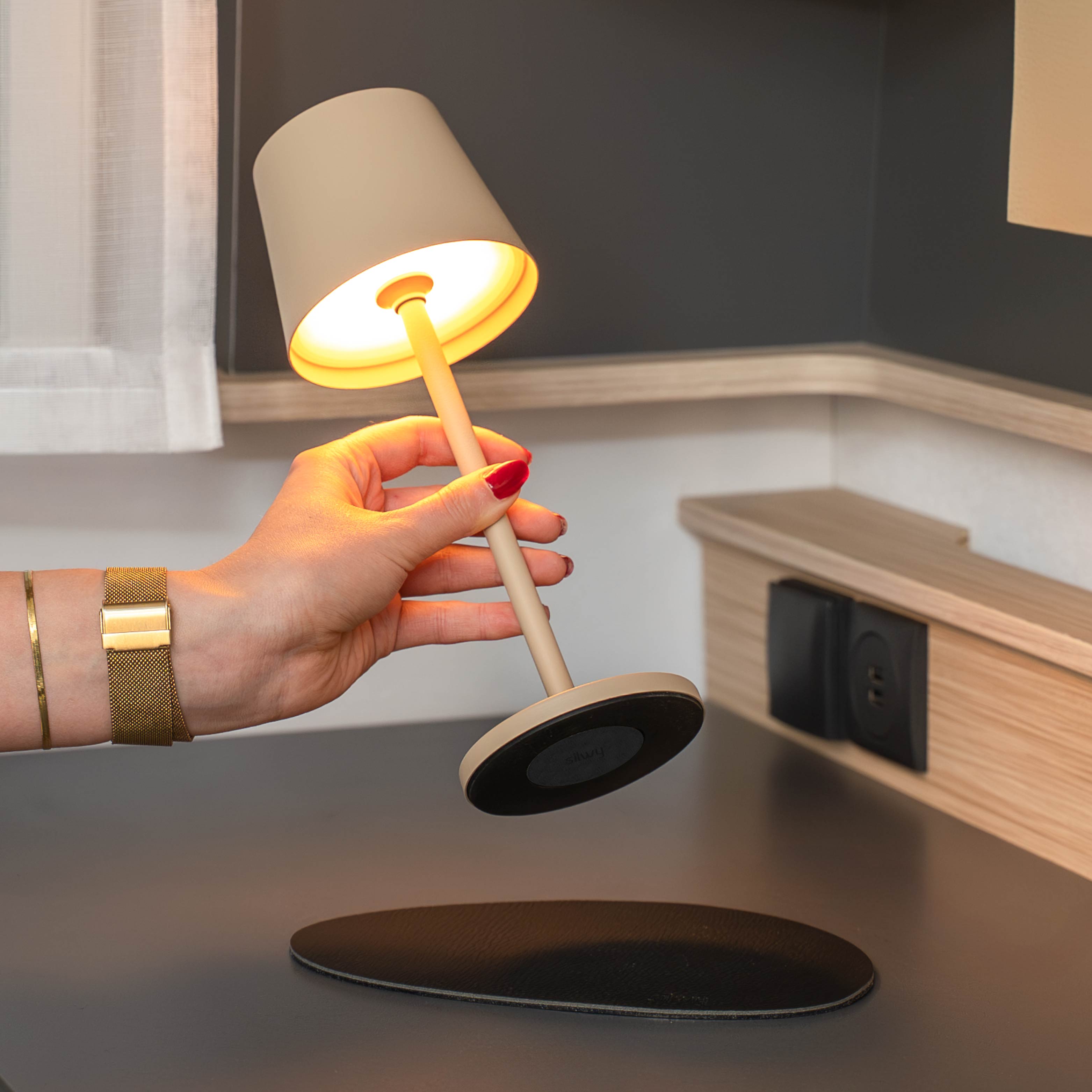 Magnet Light L SAND incl. Placemat