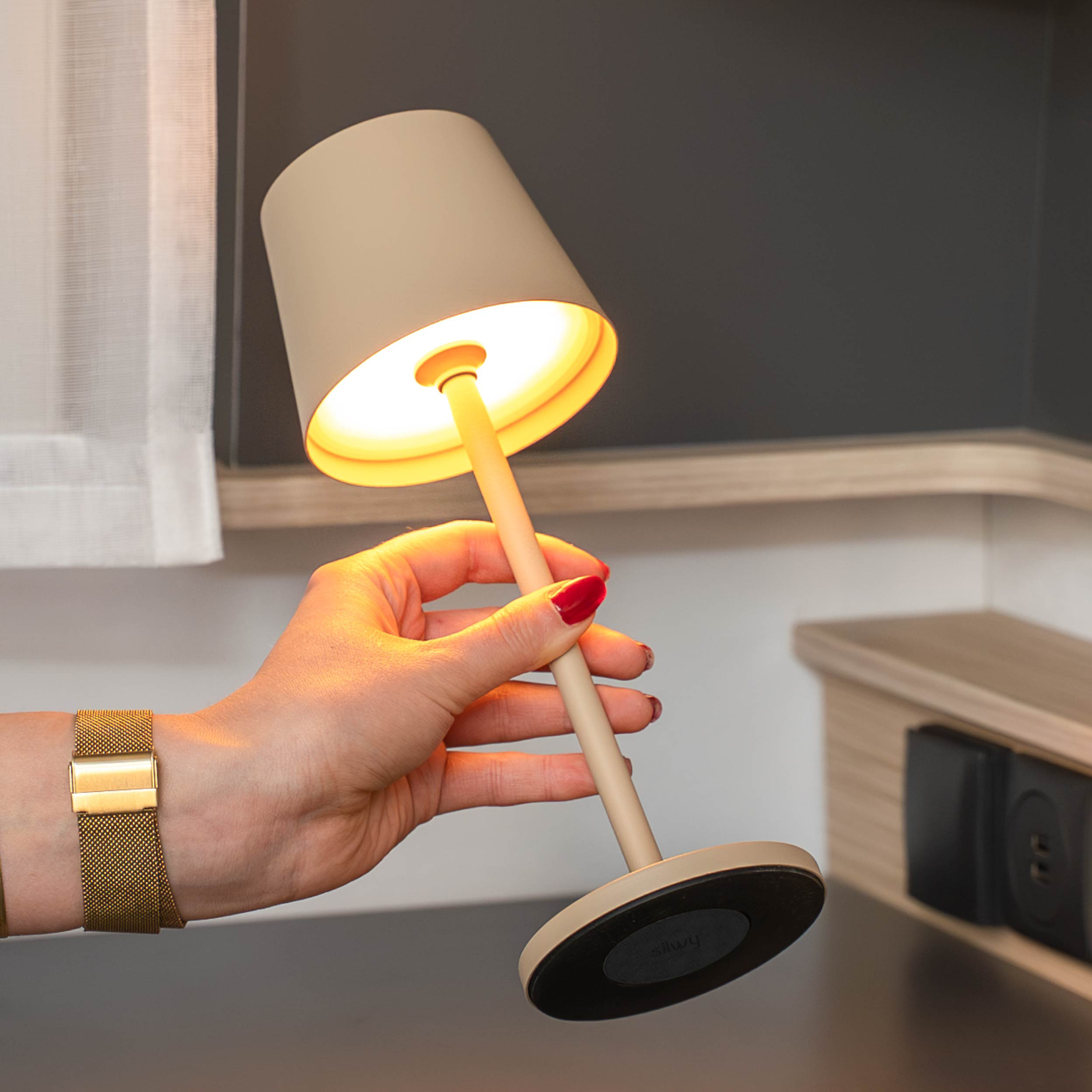 Magnet Light L SAND without placemat