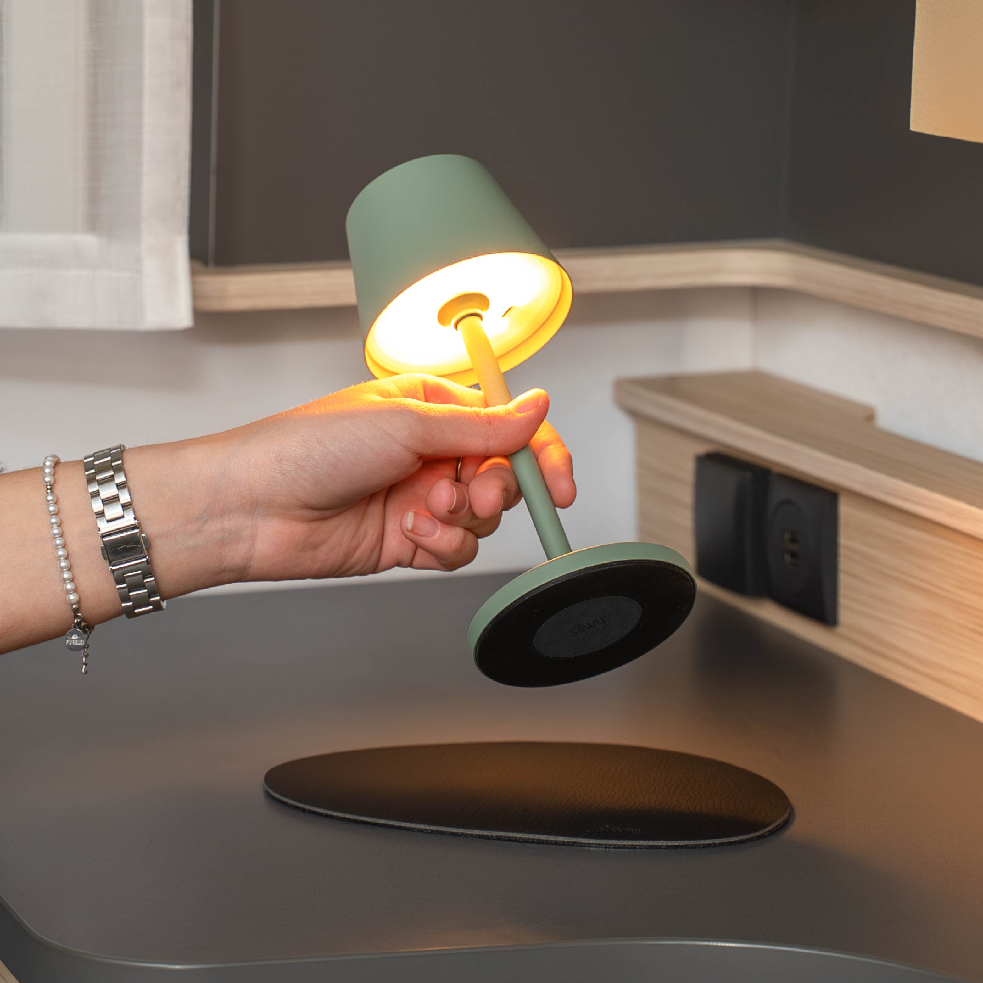 Magnet Light S SAGE incl. Placemat