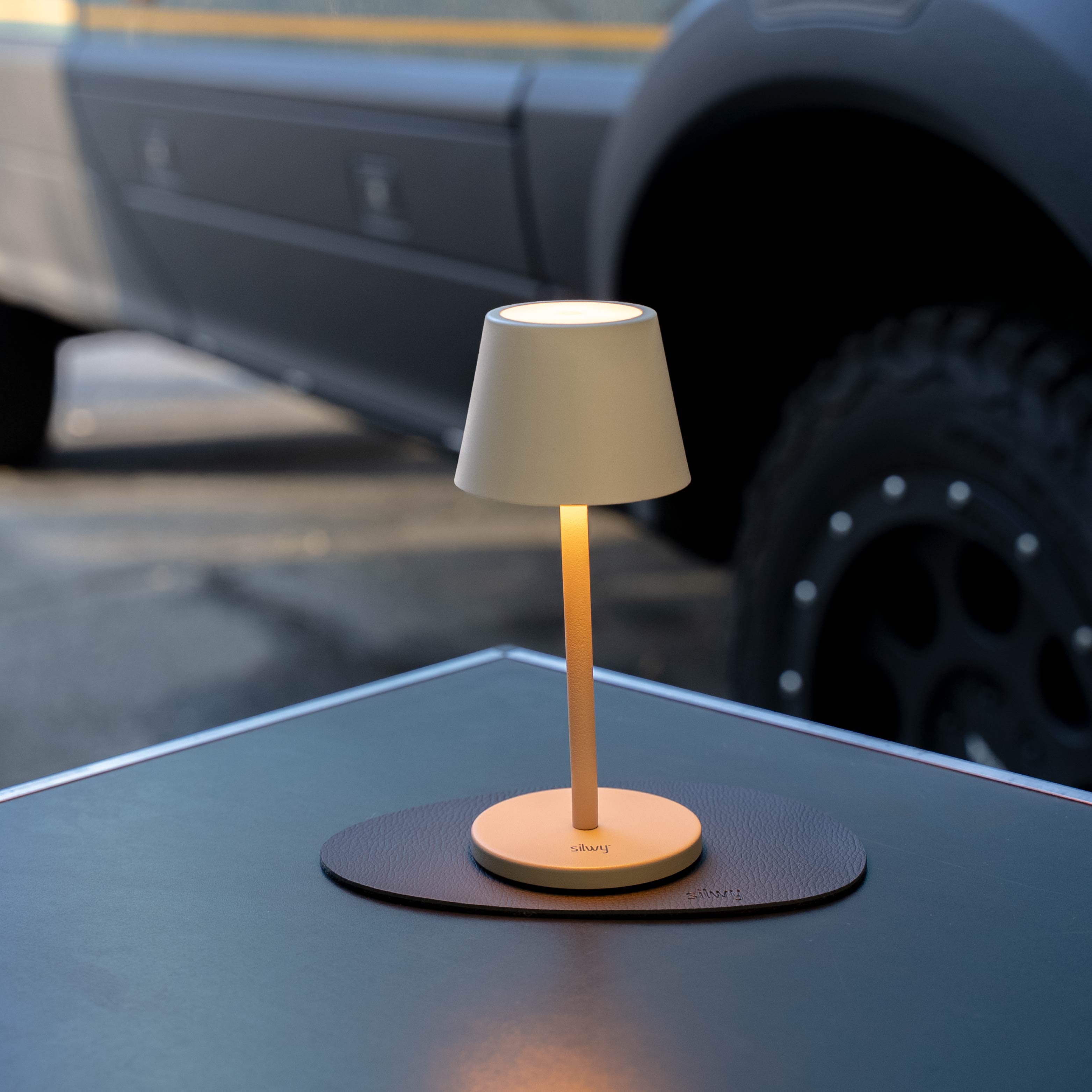 Magnet Light S SAND including Placemat