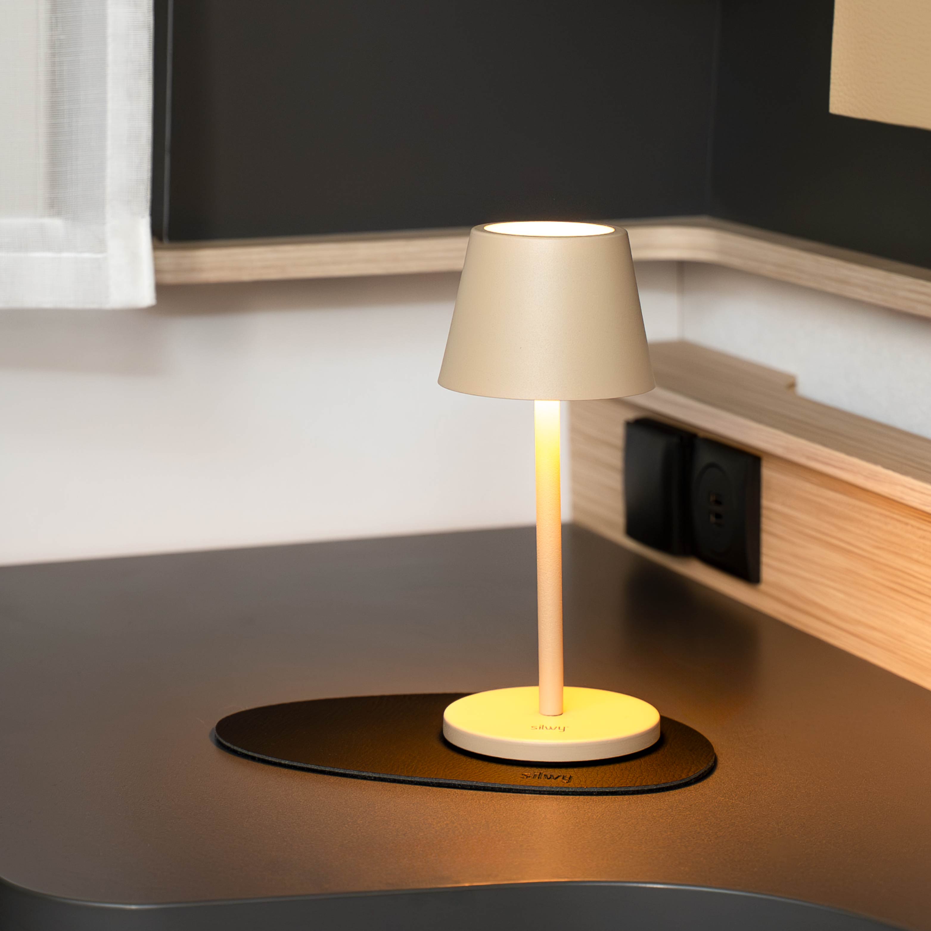 Magnet Light S SAND including Placemat