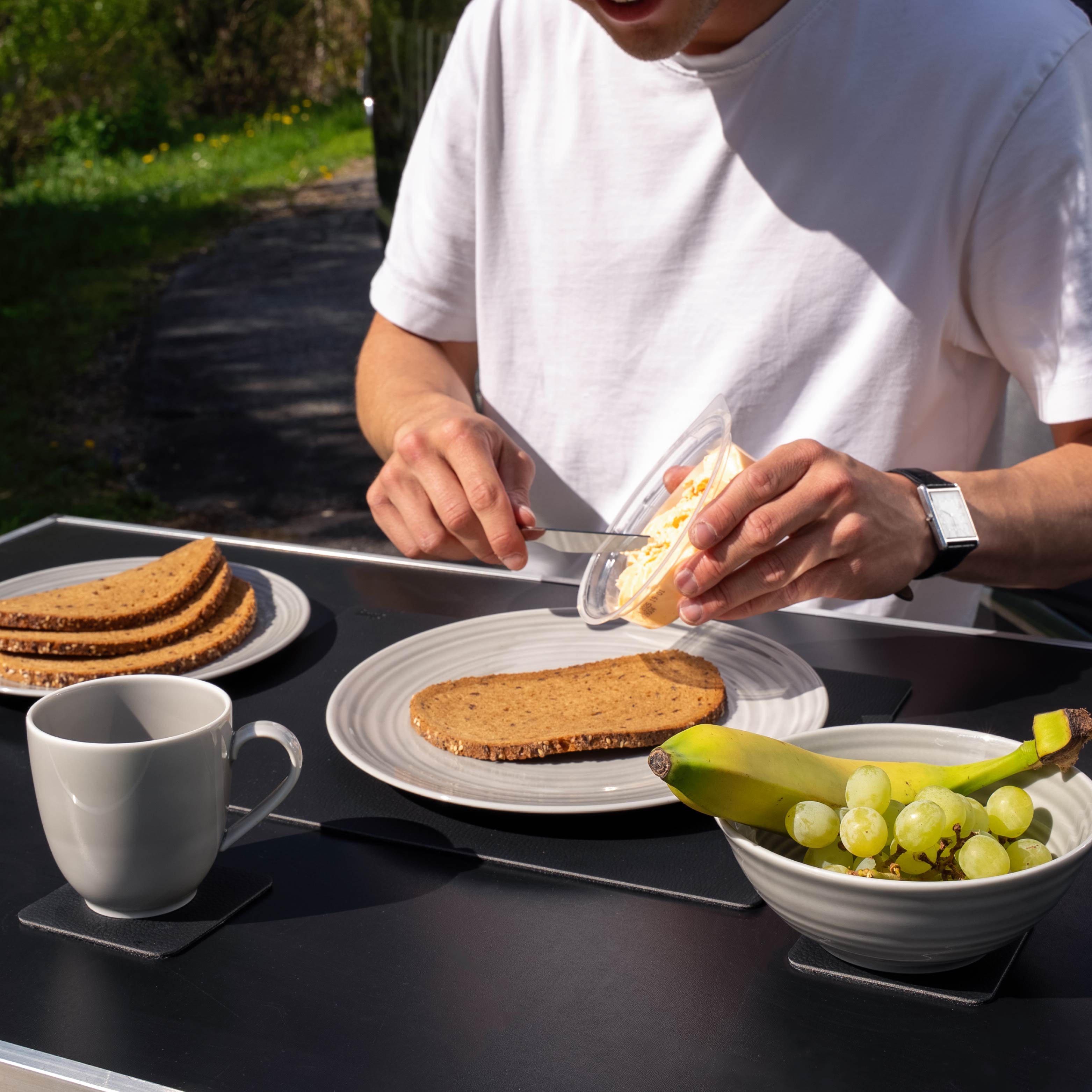 Magnetic porcelain tableware set ASH