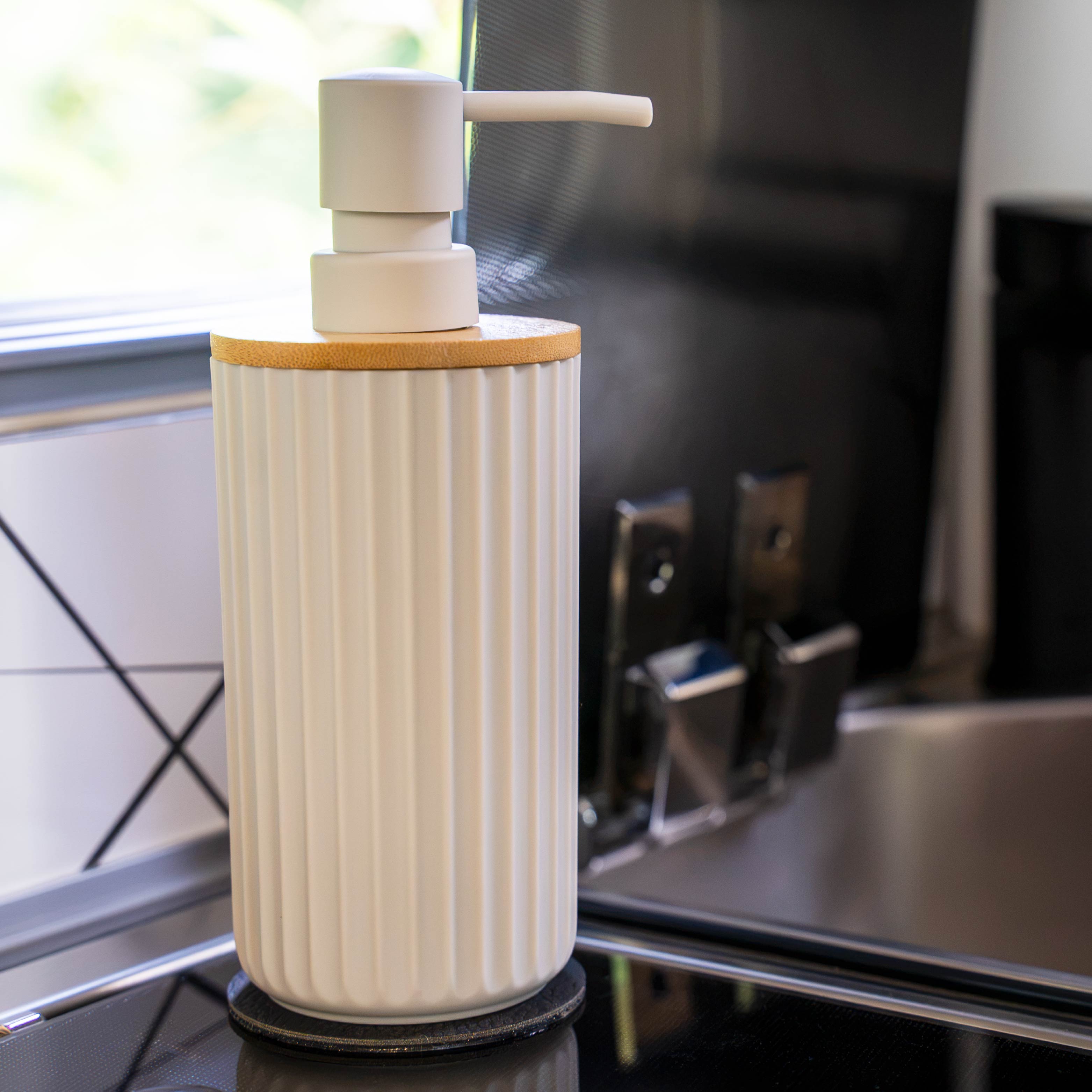 Dispenser per sapone magnetico con pad NERO