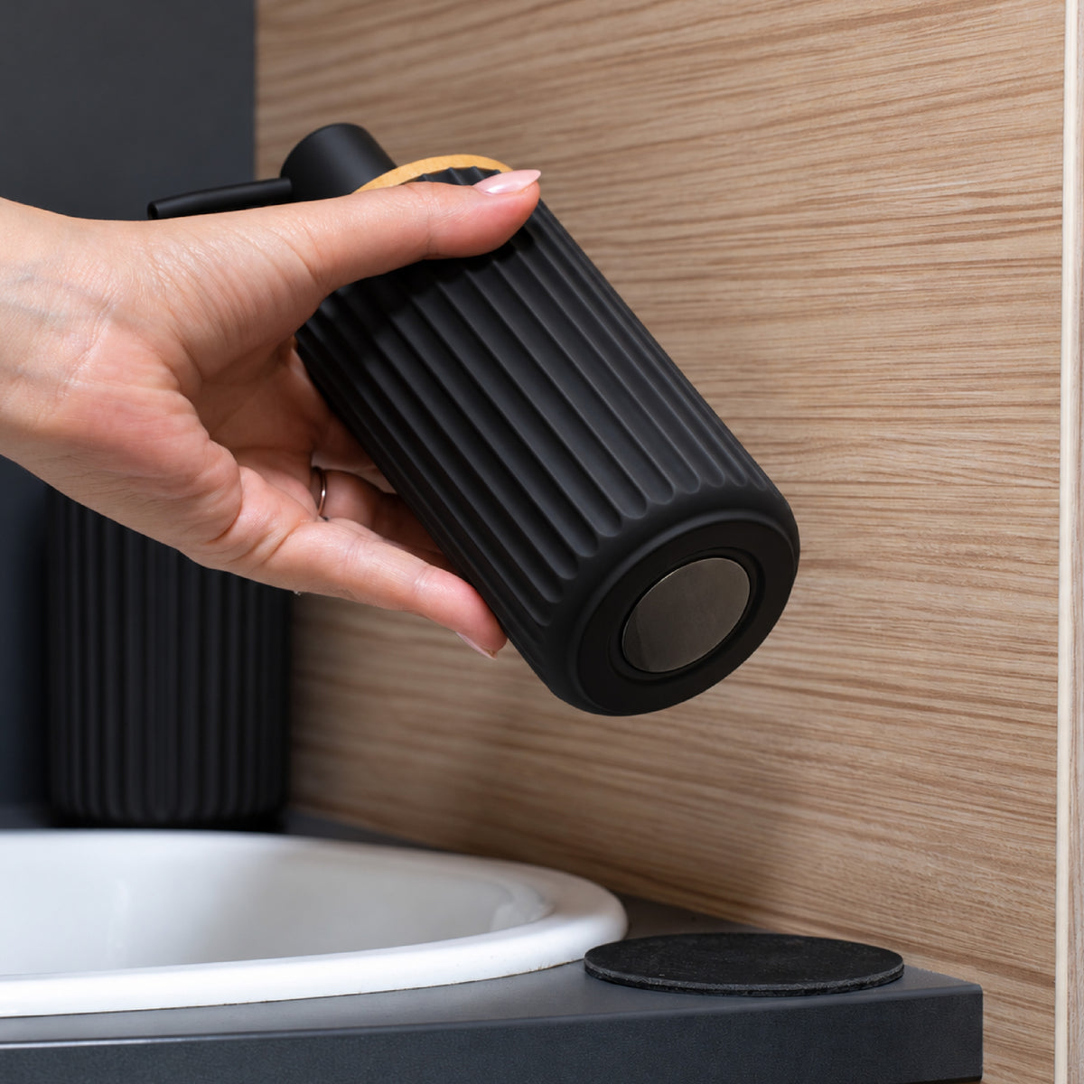 Magnet-Seifenspender BLACK inkl. Pad