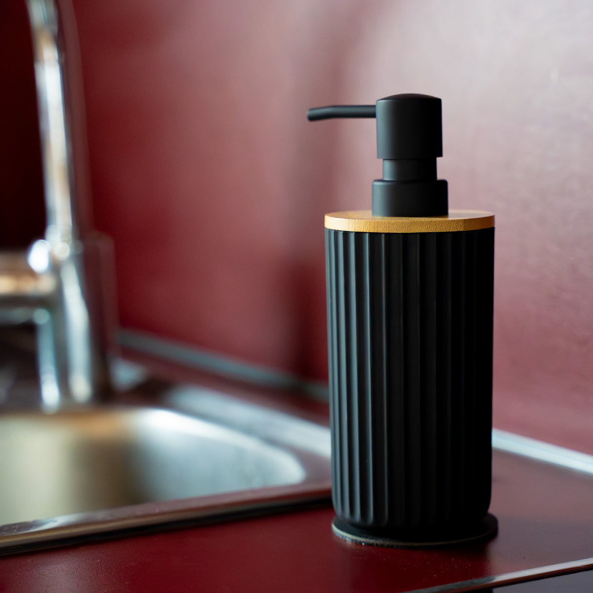 Magnet-Seifenspender BLACK inkl. Pad