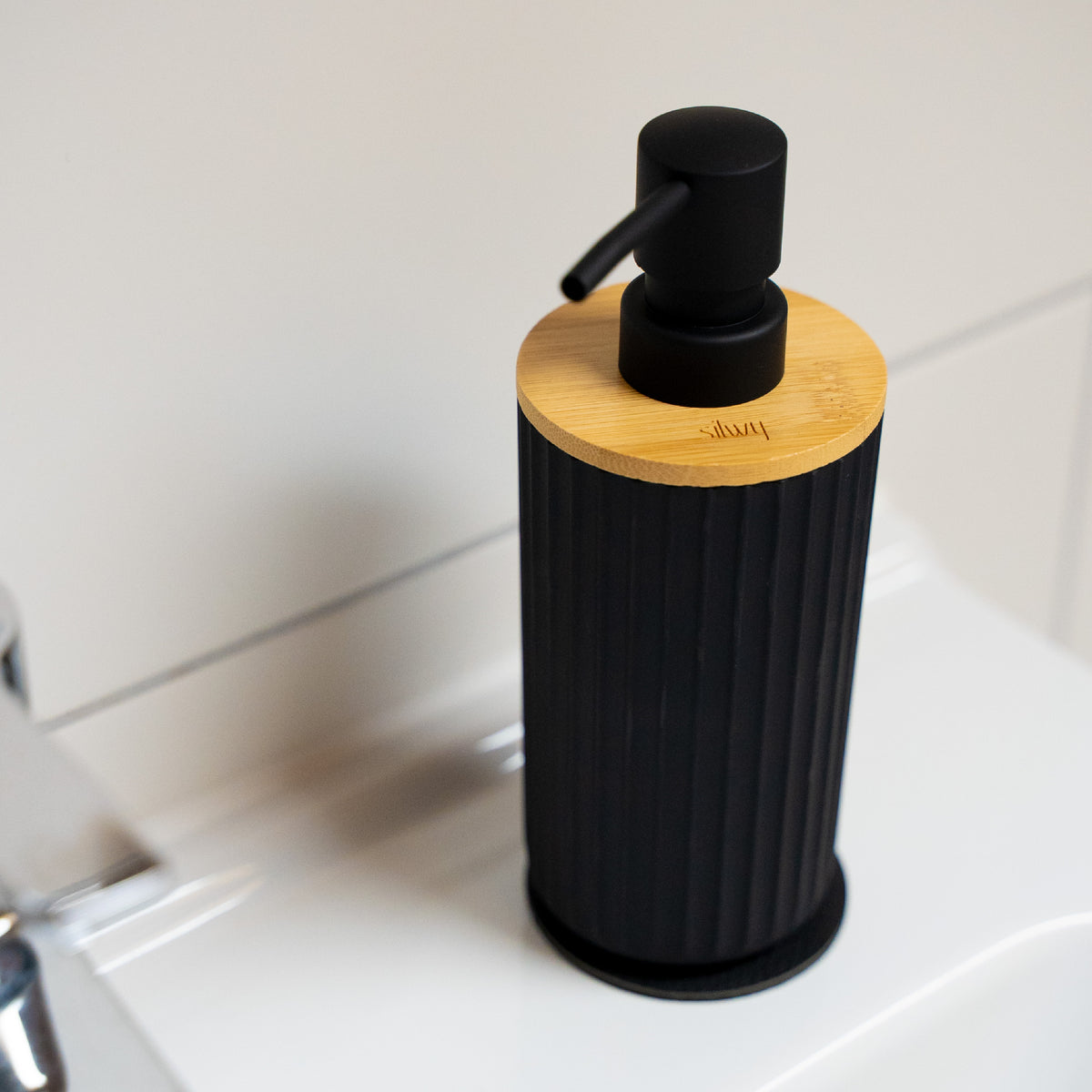 Magnet-Seifenspender BLACK inkl. Pad