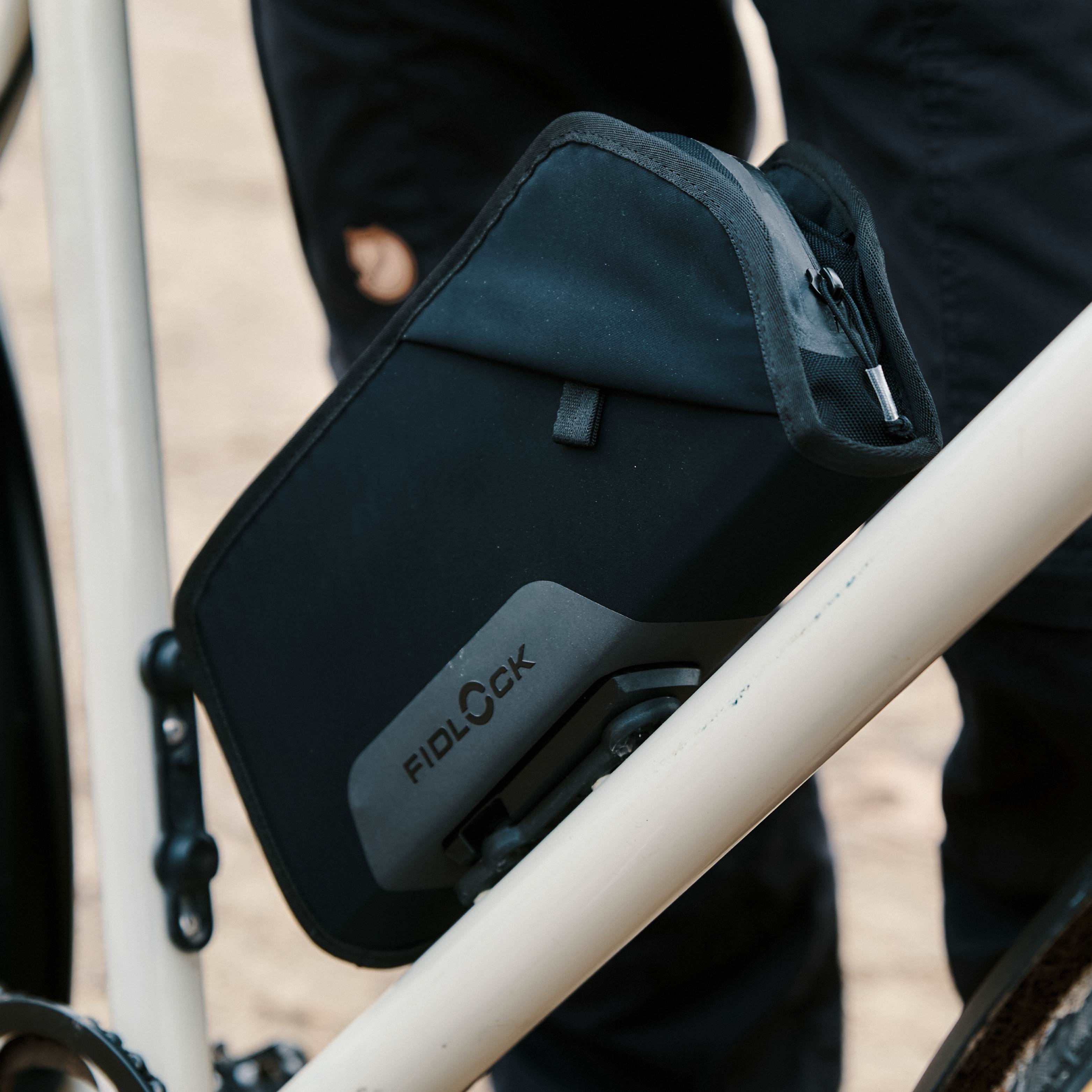 fahrrad flickzeug tasche Magnet-Tasche FIDLOCK TWIST essential bag BLACK inkl. bike base