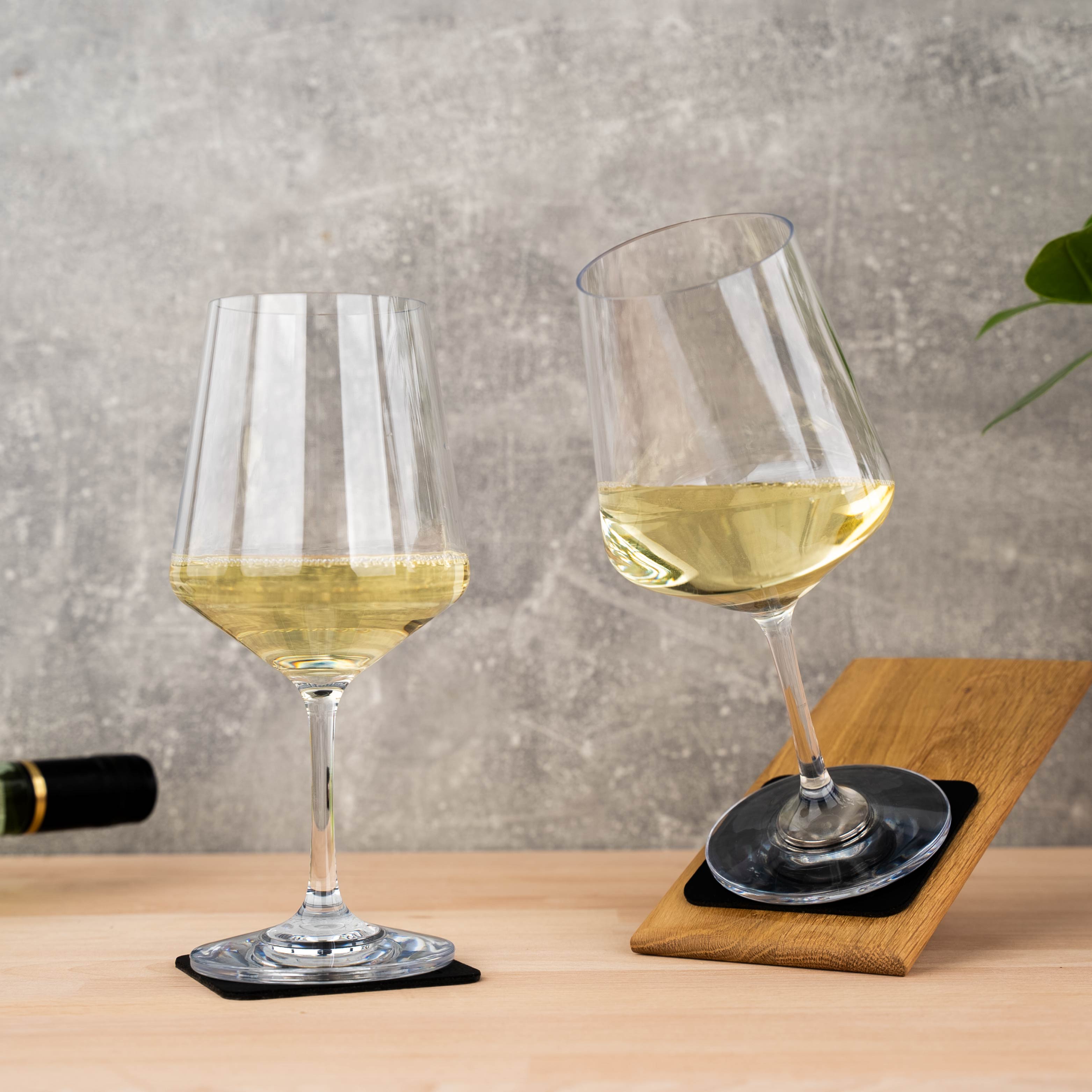 Magnetic plastic glasses WEIN CLASSIC incl. bar