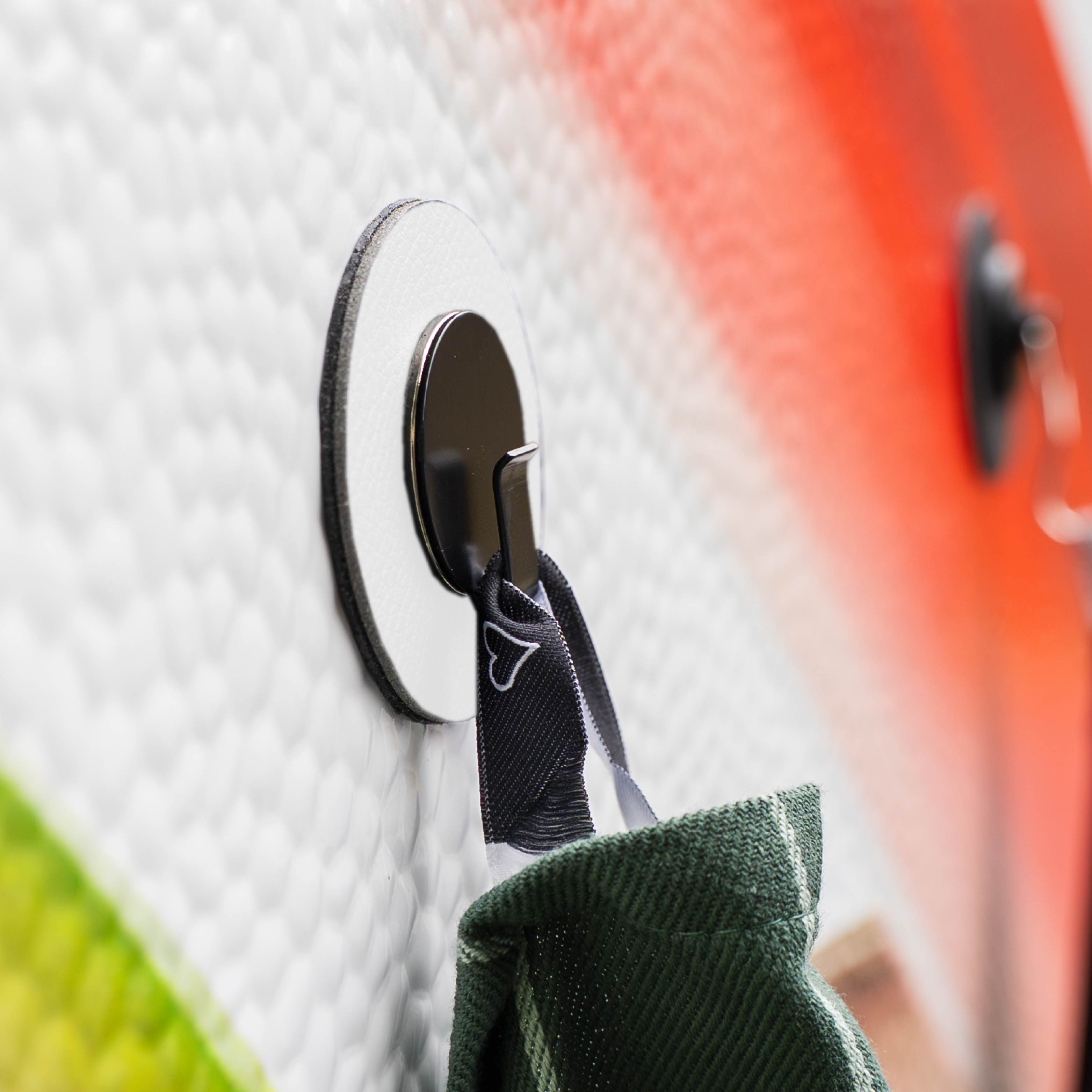 Magnetic hook CLEVER BLACK incl. Pad WHITE