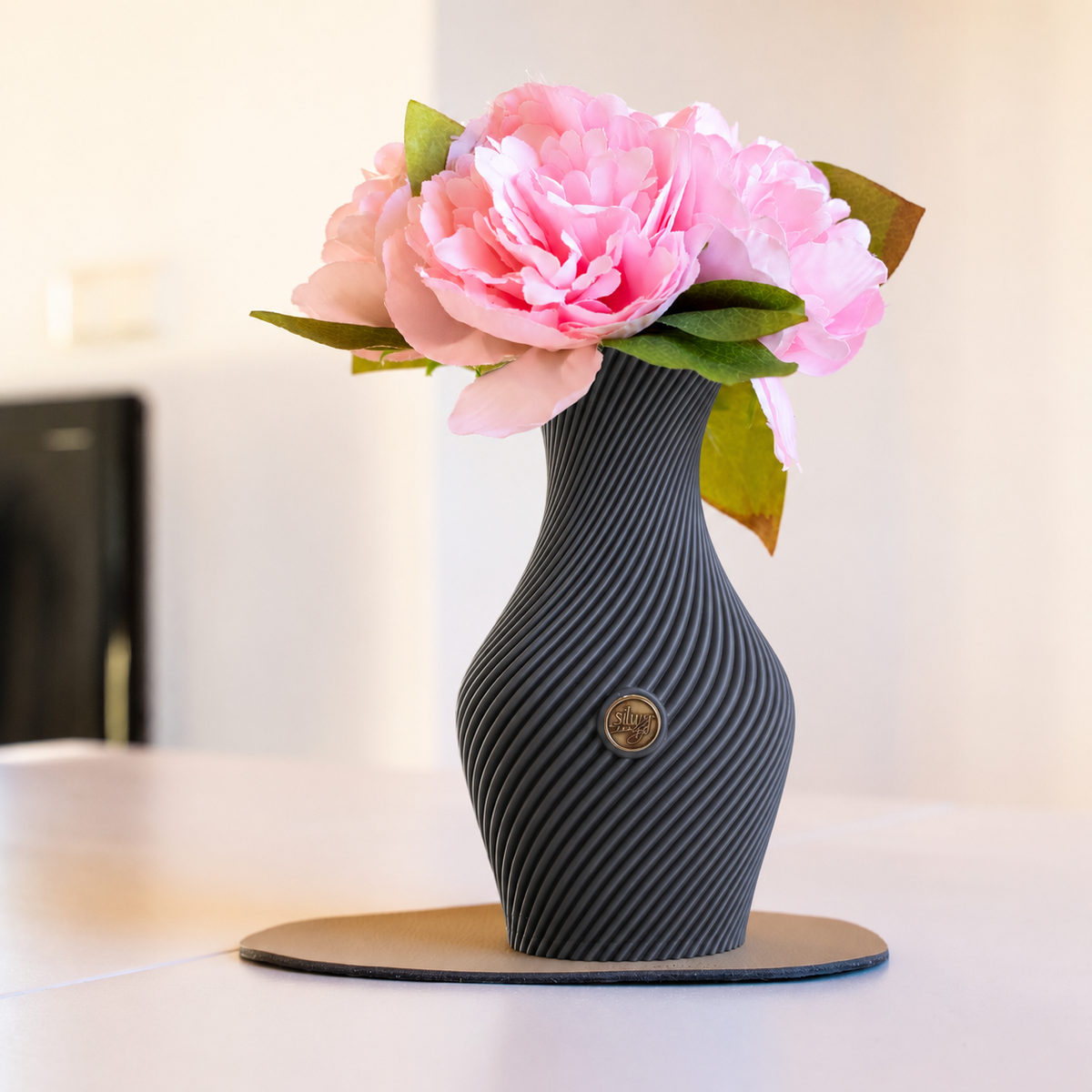 Vaso magnetico FLOW grigio scuro con tovaglietta all'americana