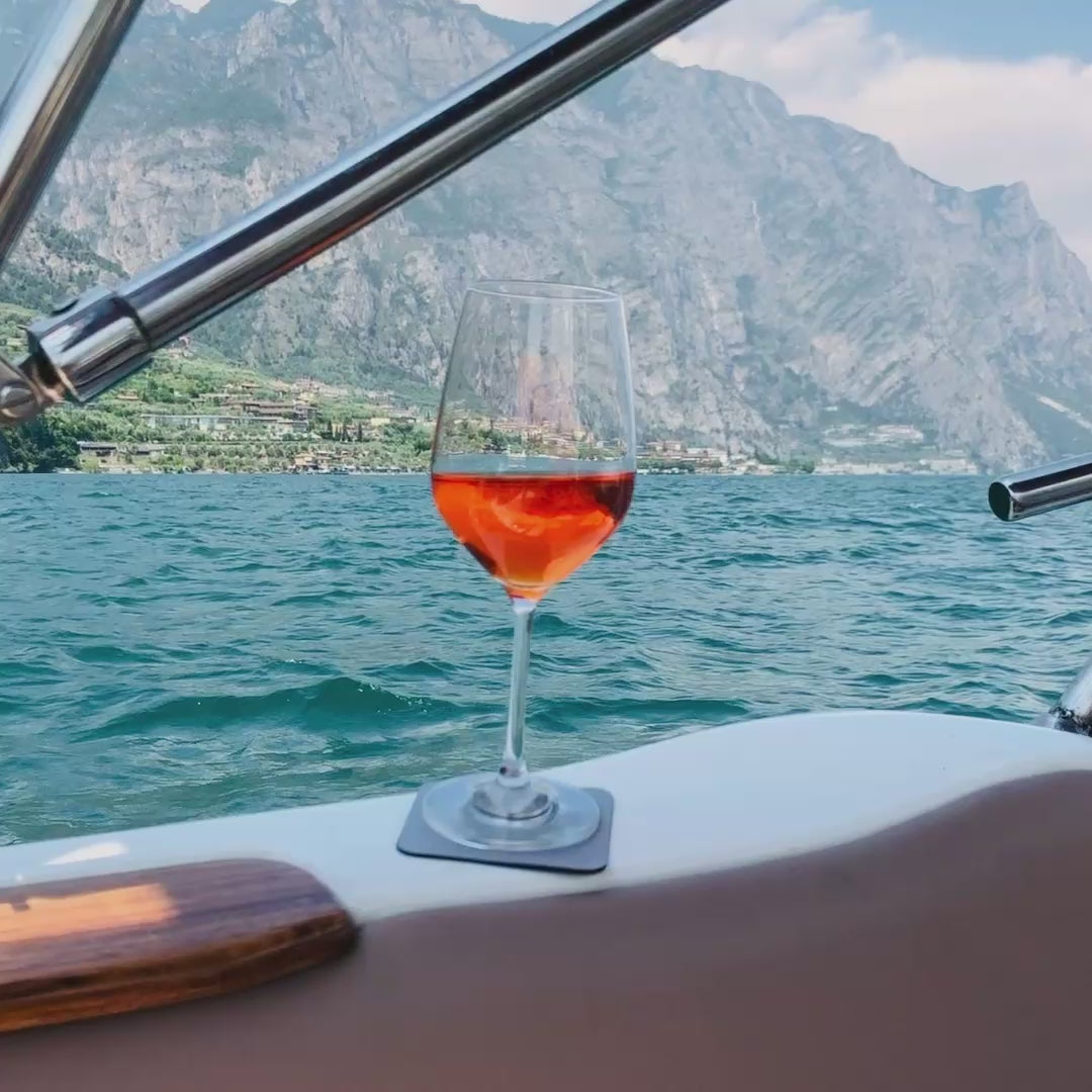 Magnetic crystal glasses WINE