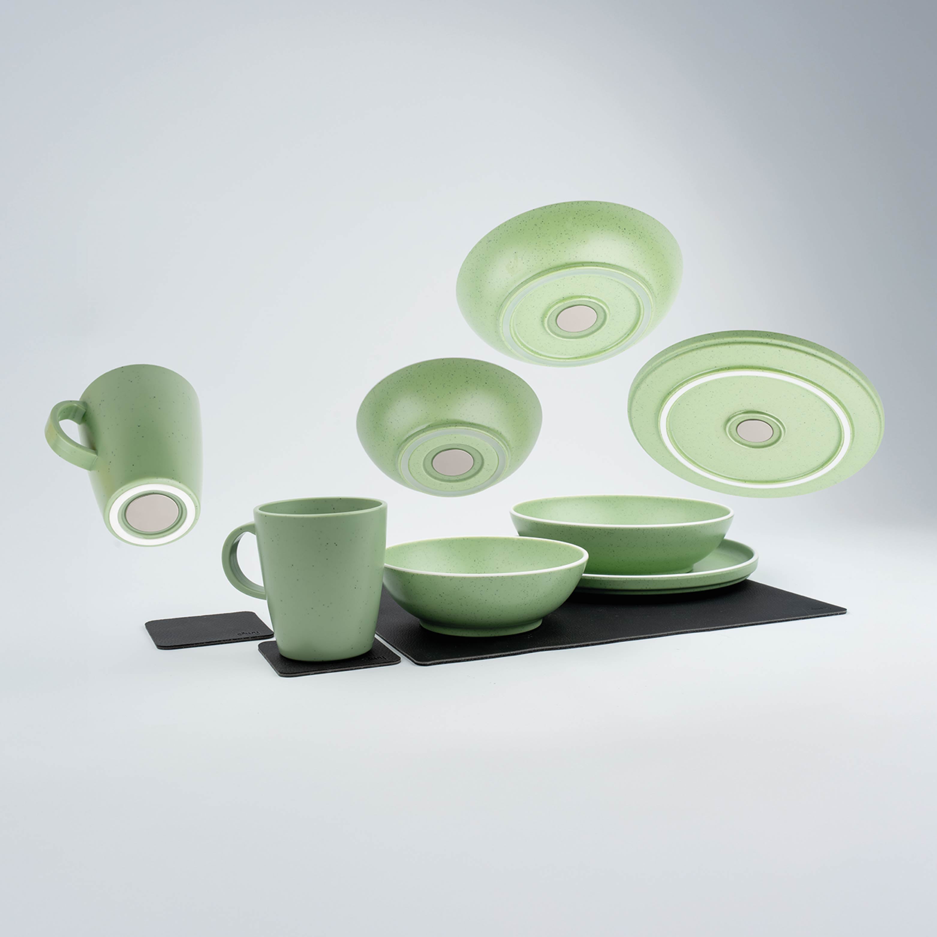 Magnetic plastic set green cut-out image
