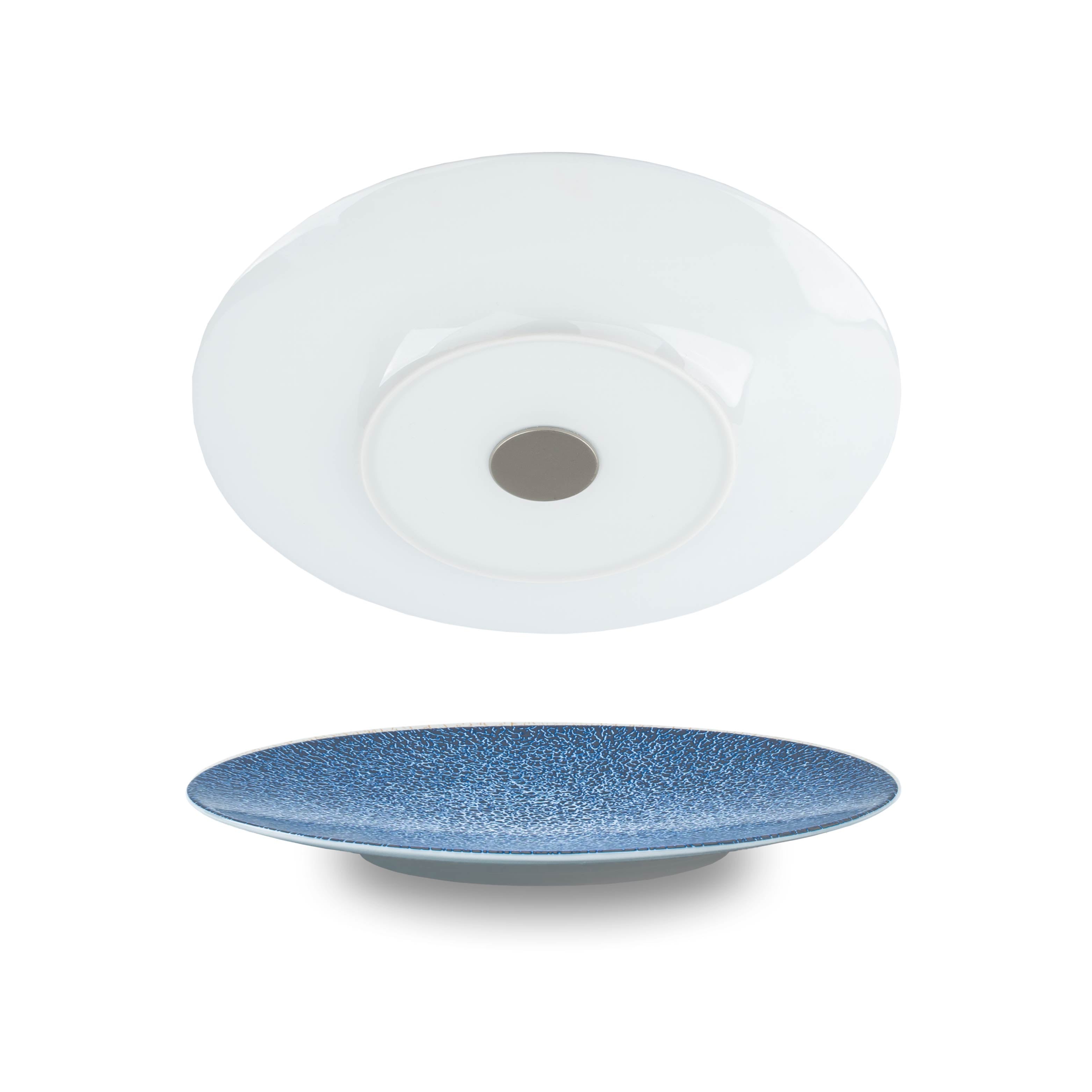 Free-standing magnetic porcelain plate in OCEAN in a set of two