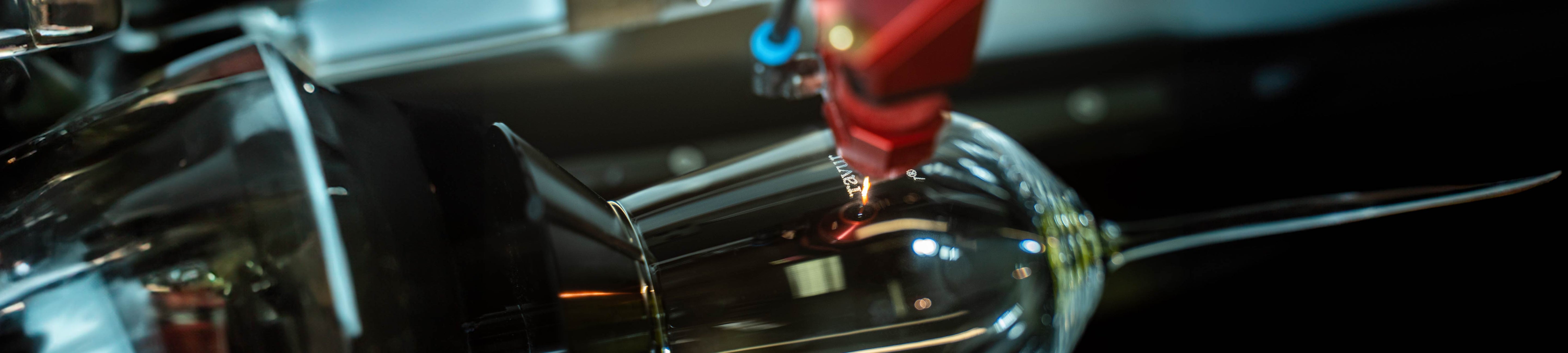 Engraving a wine glass 