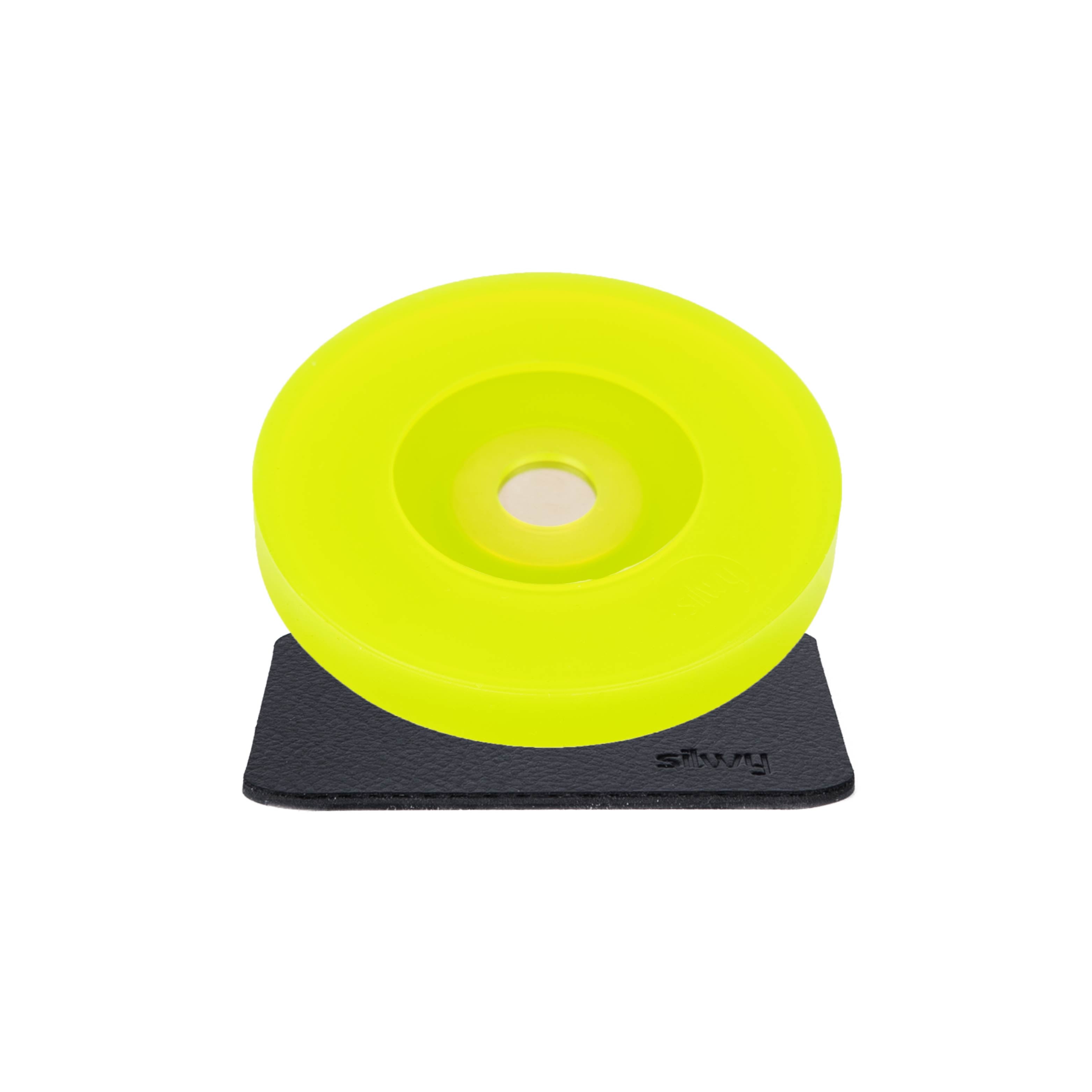 Magnetic adapters yellow with corresponding pad 