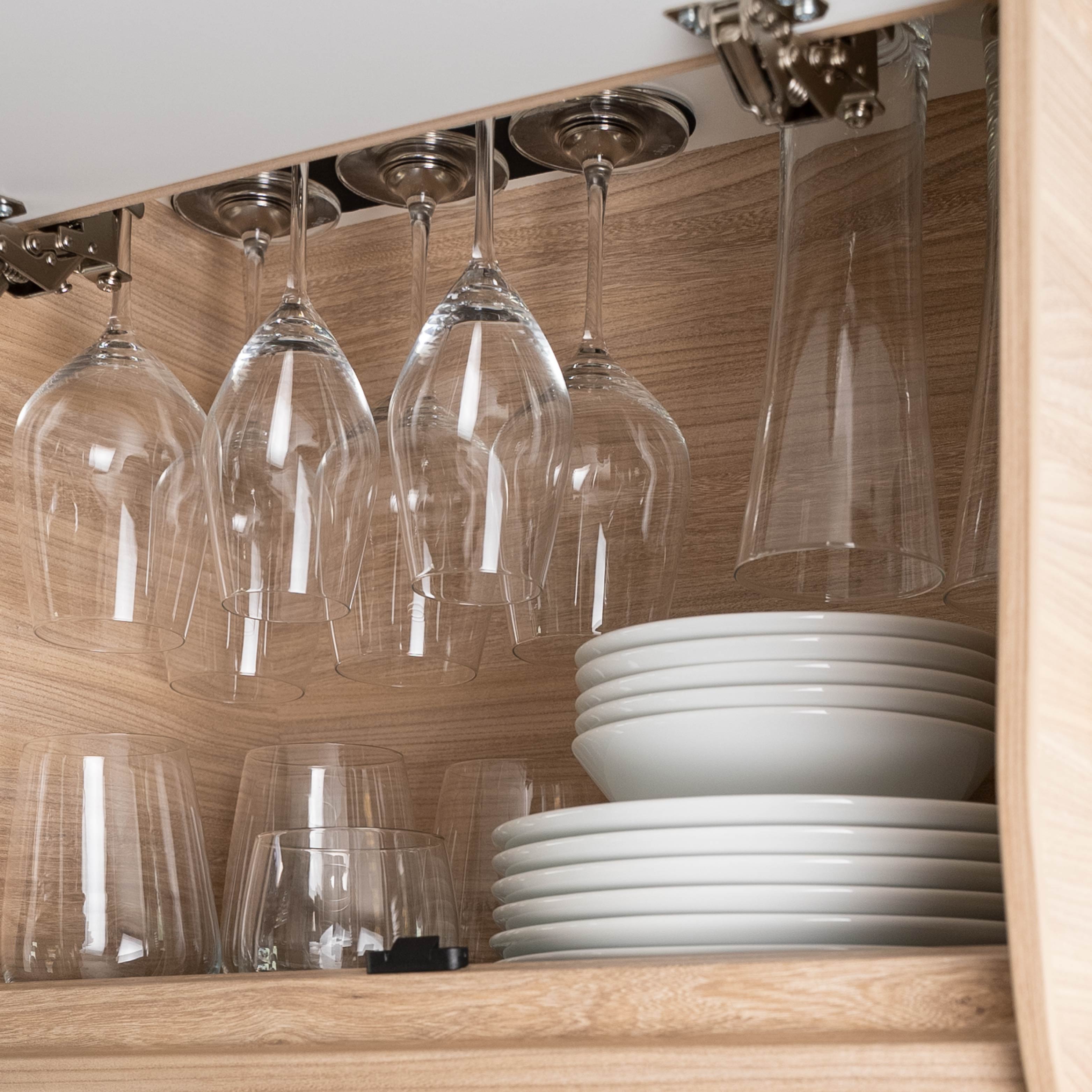 Wall unit with silwy equipment