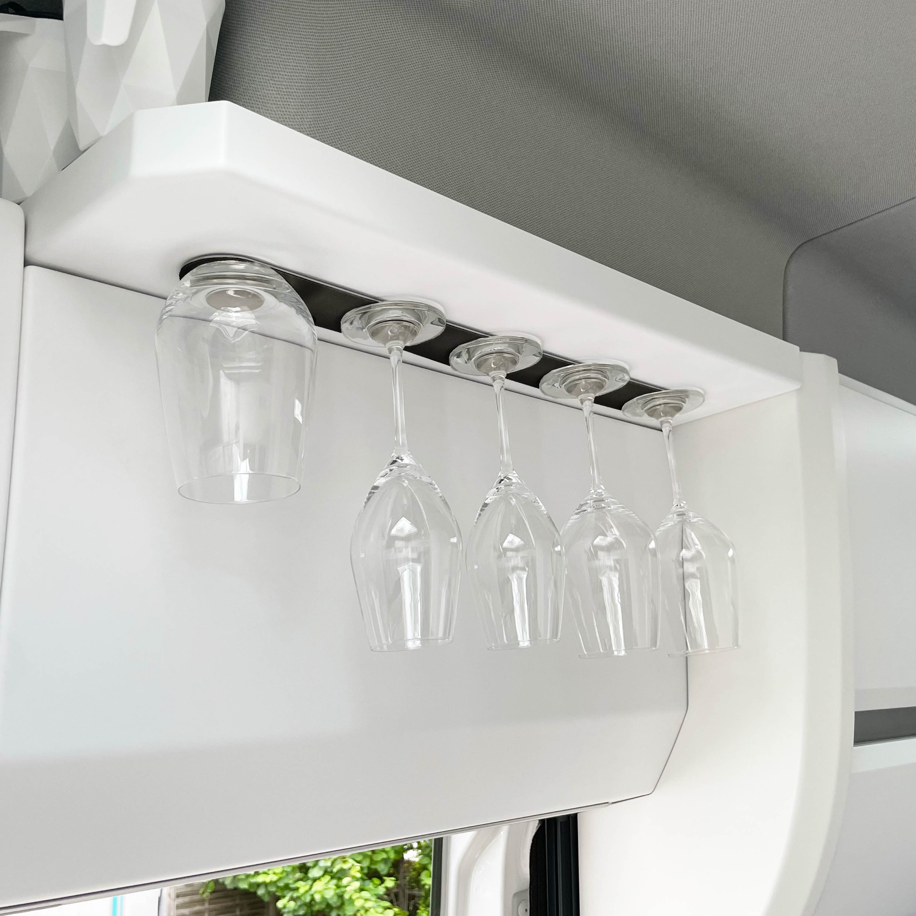 Metal Strip in 50cm with 5 magnetic glasses that hang upside down in the van on the strip