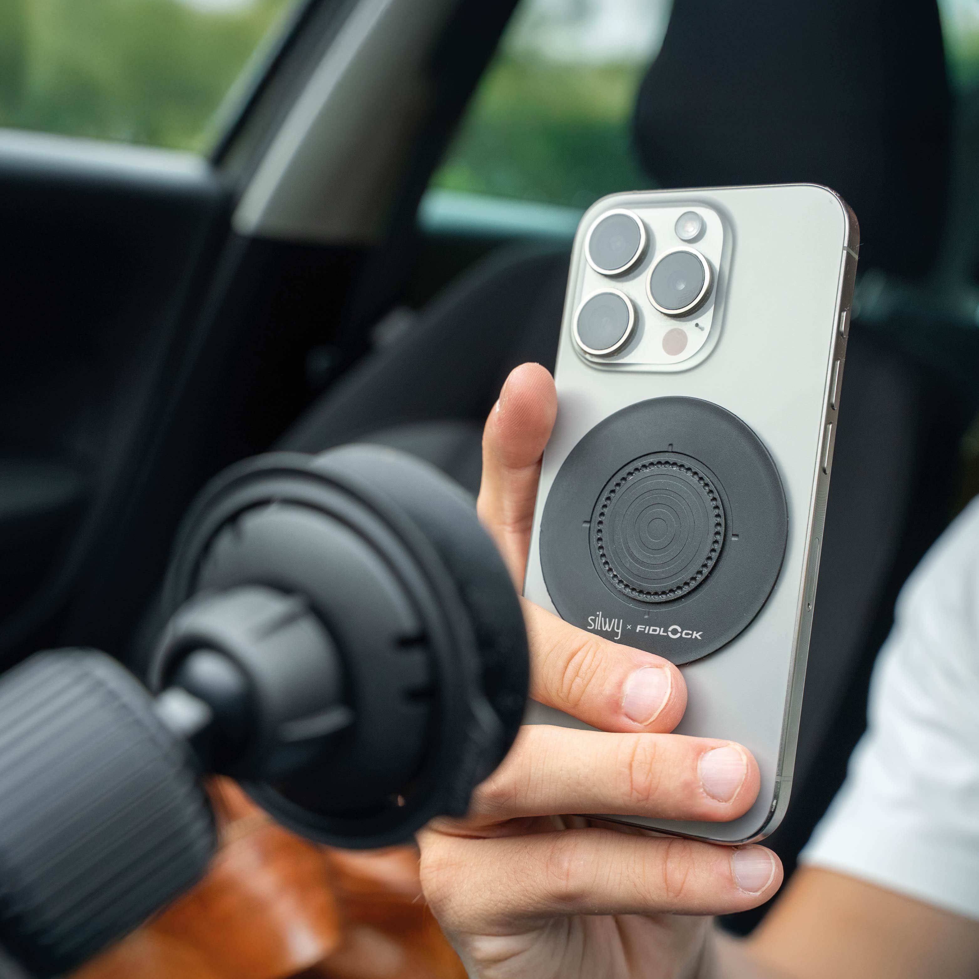 Magnetic VACUUM cell phone holder UNIVERSAL for car ventilation grille incl. magnetic VACUUM patch