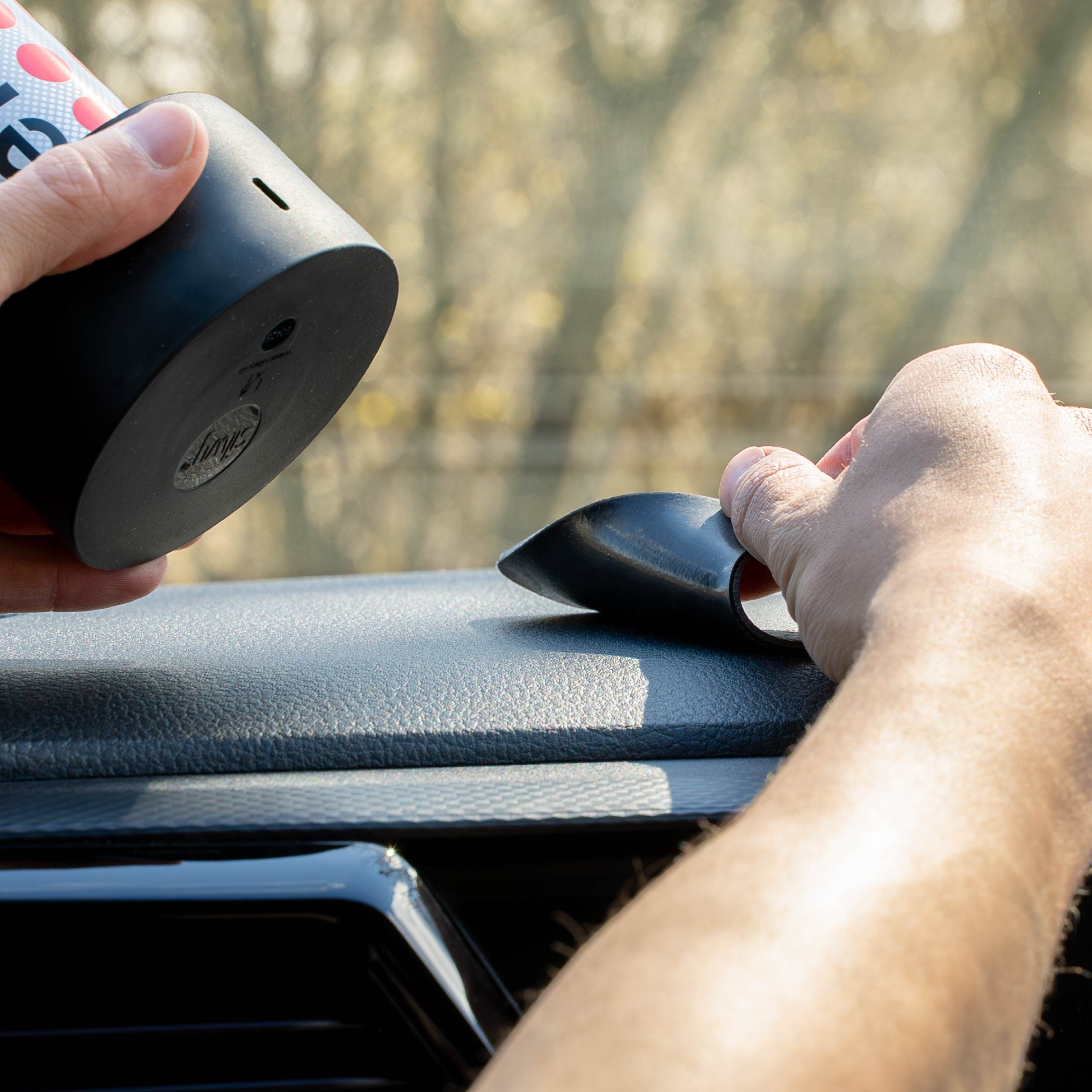 Removing the dashboard pad