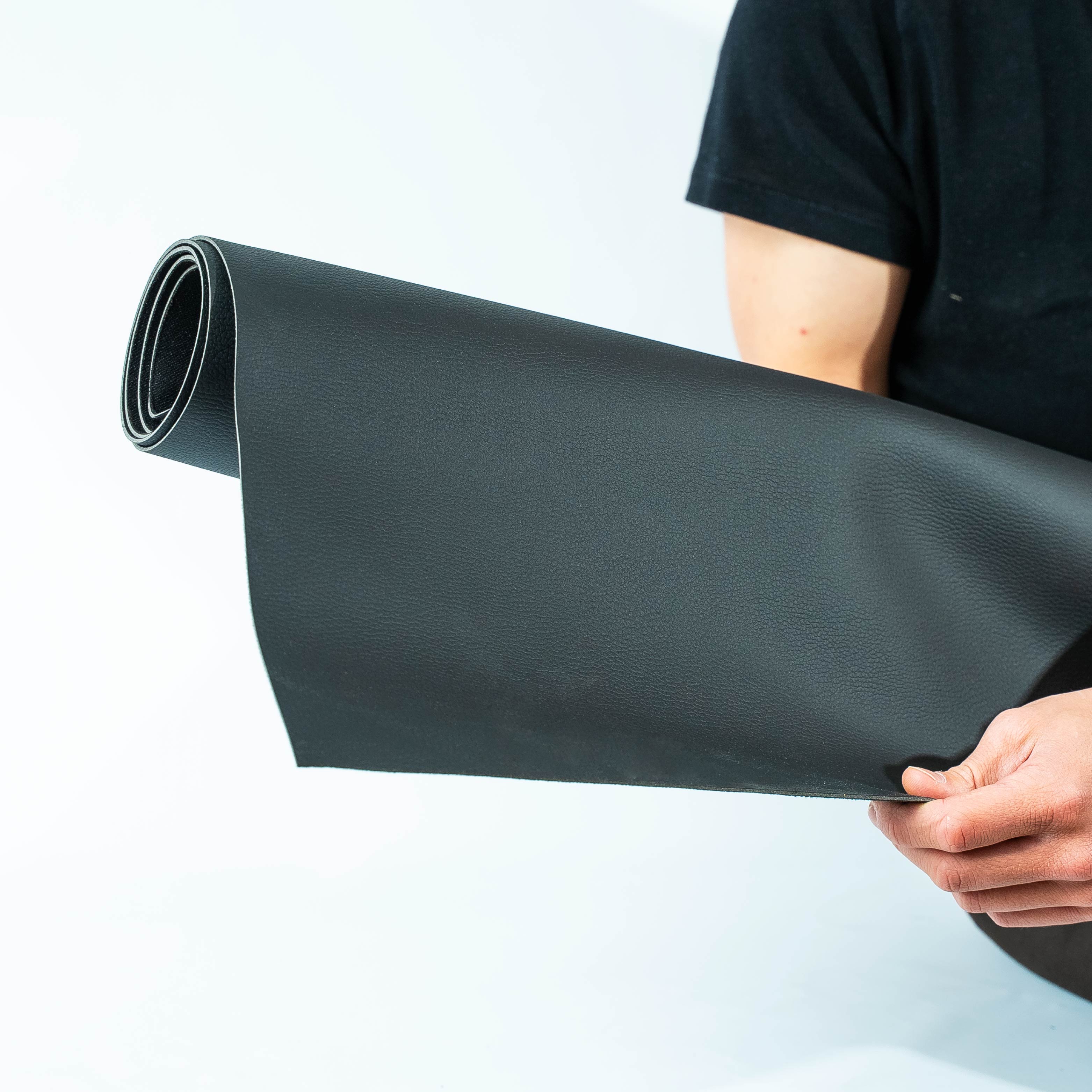 Show metal mat black