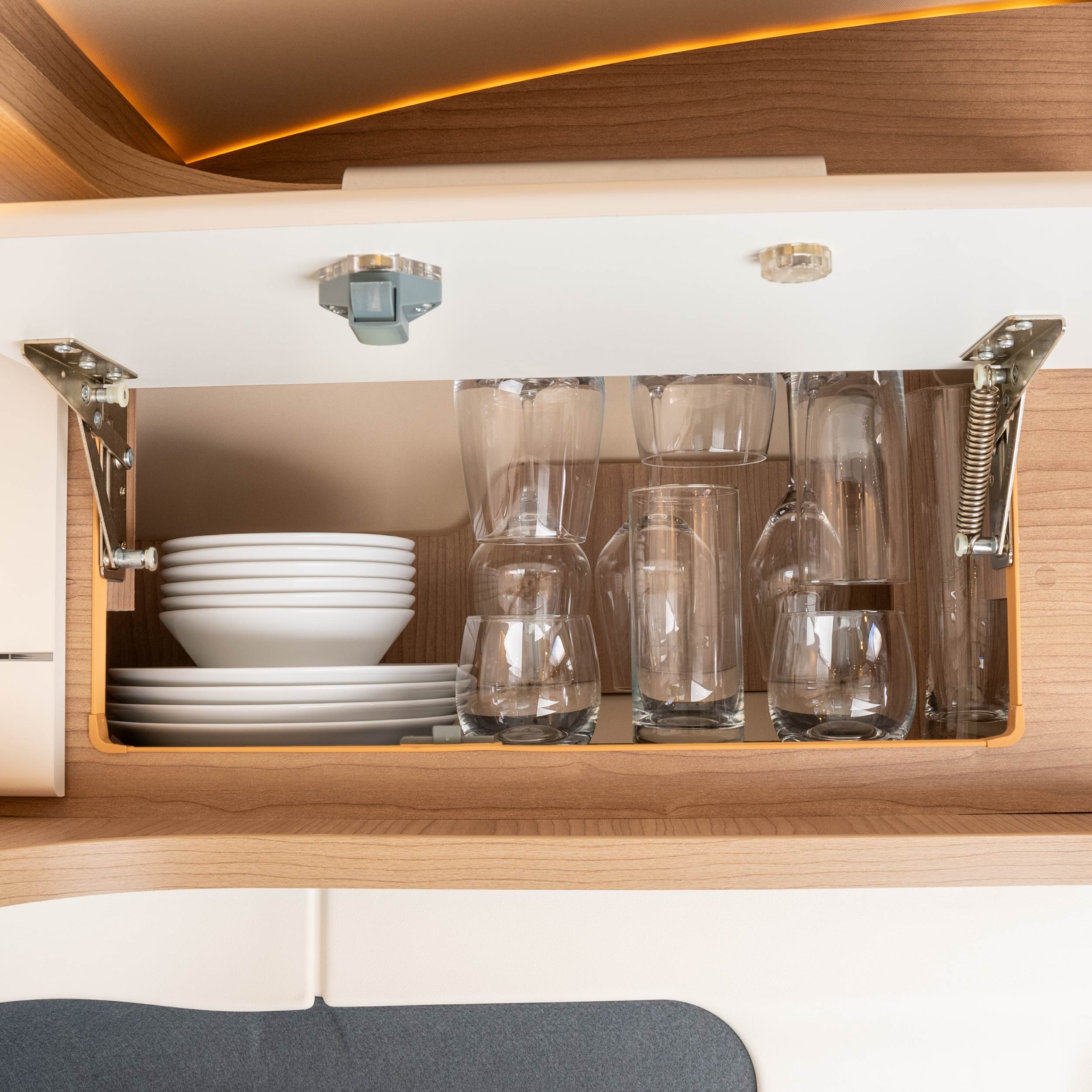 Wall unit silwy ready equipped with a variety of silwy products