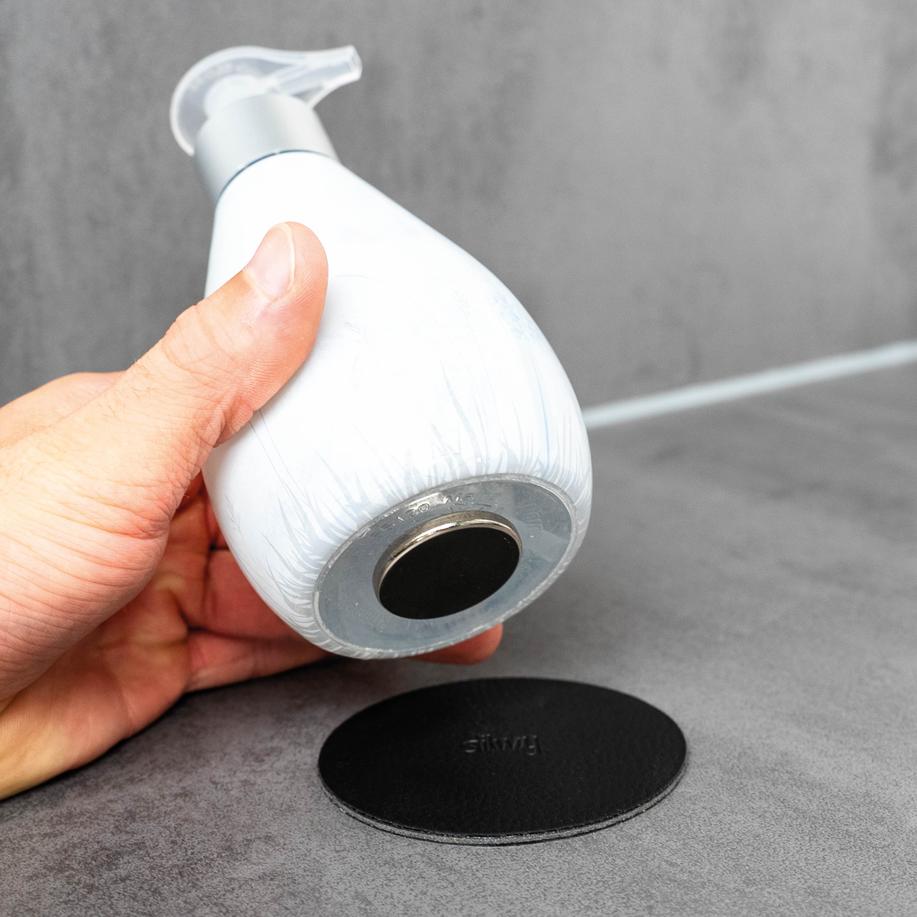 Round Metal-Nano-Gel-Pad and soap dispenser with magnet at the bottom 