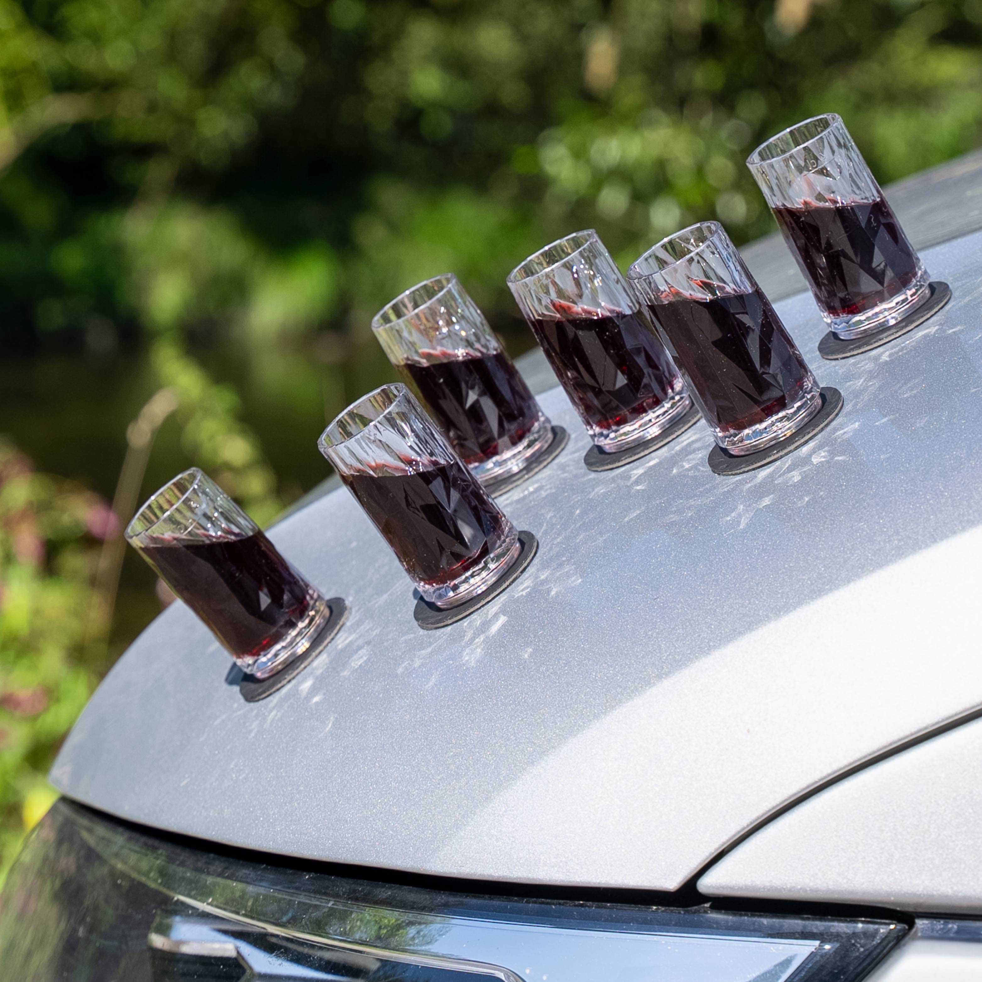 Set of 6 Magnetic plastic glasses shot with round Metal-Nano-Gel-Pads in black 