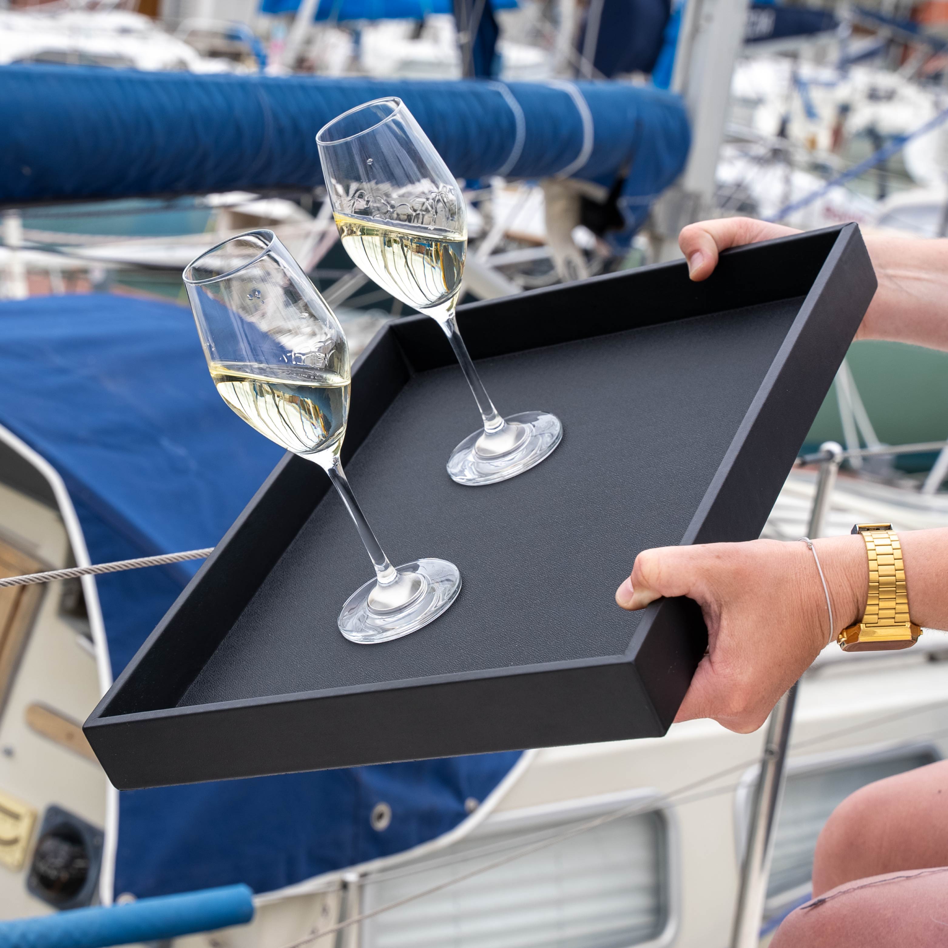 2 Magnetic crystal glasses champagne on metal tray 