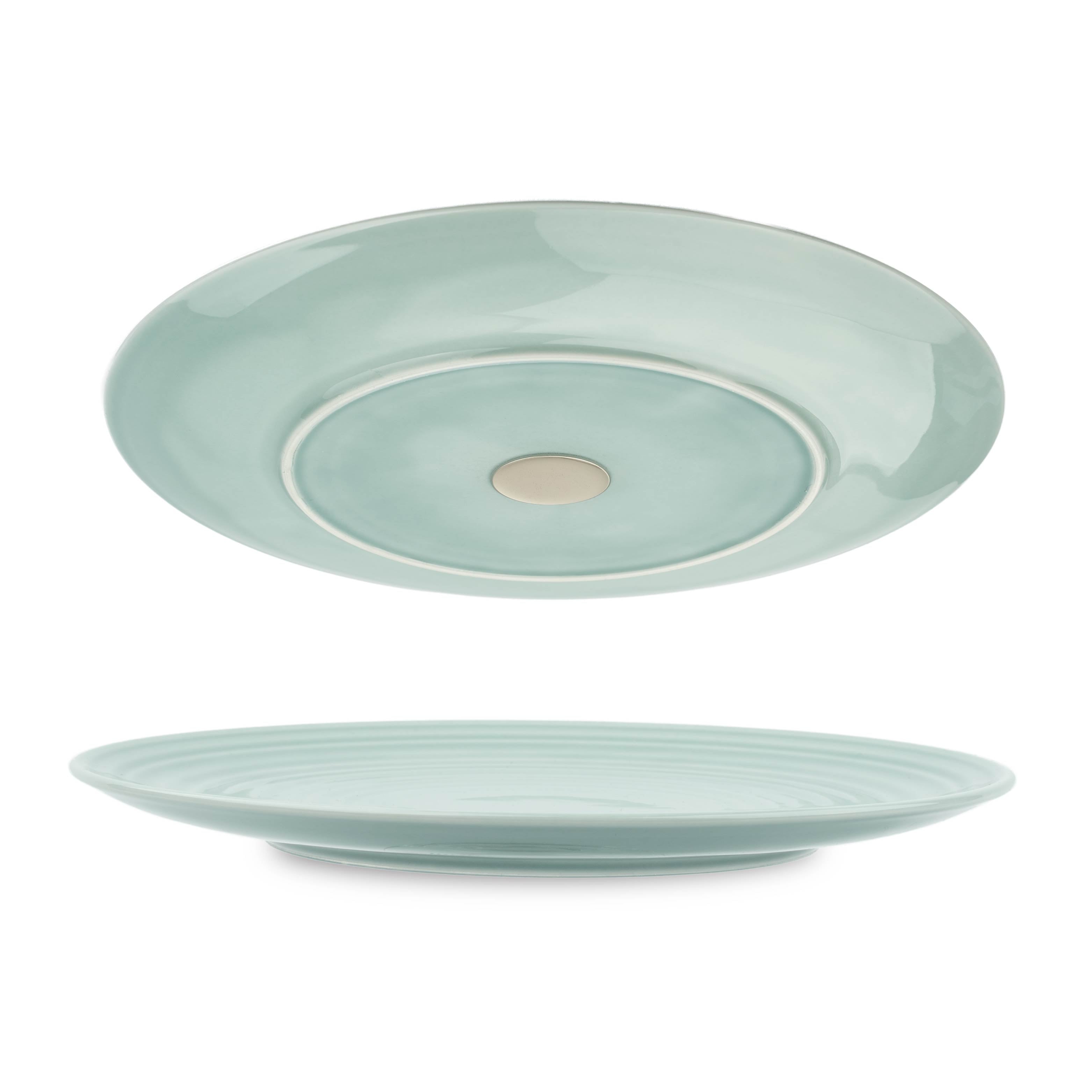 Plates cyan cut-out-image