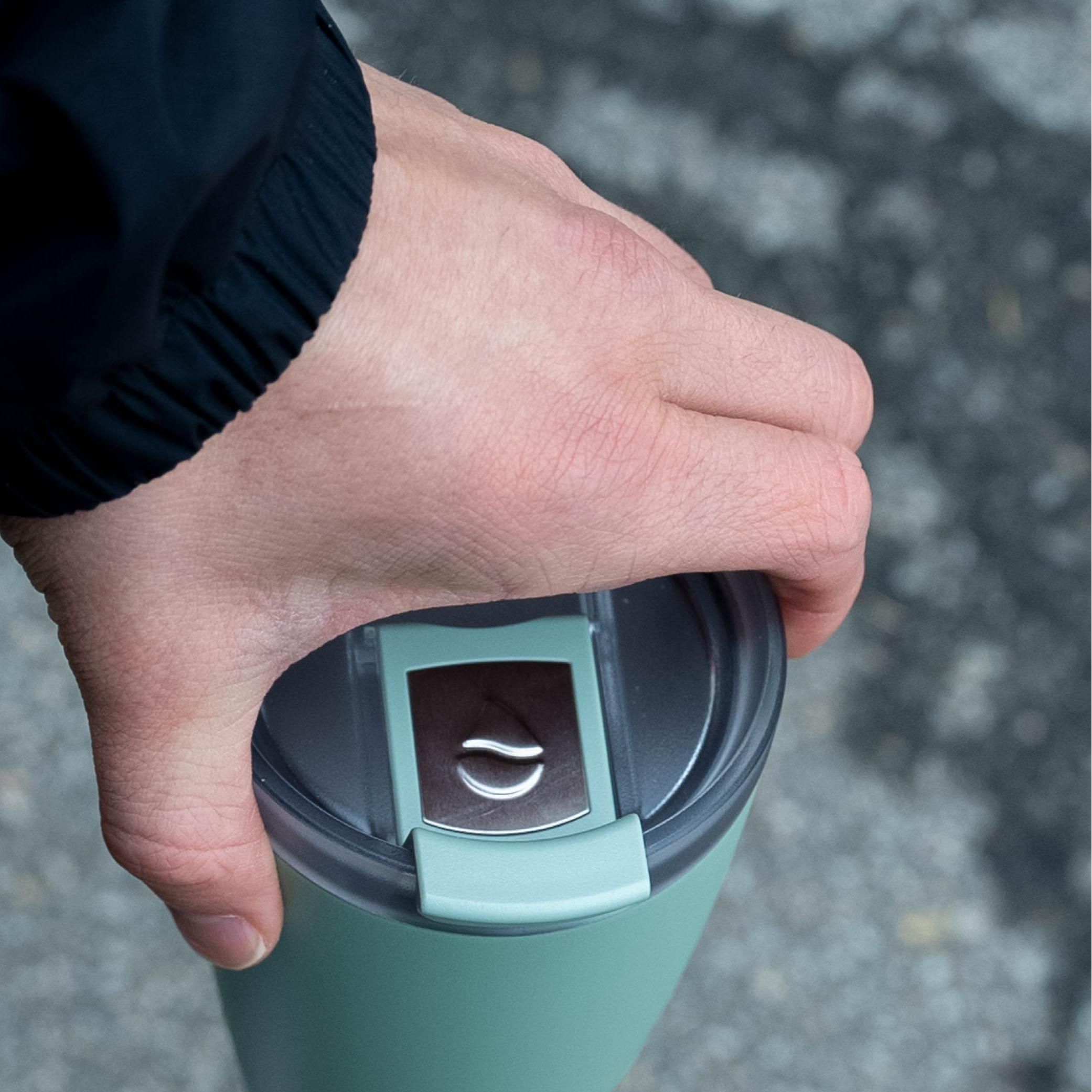 Close-up of lid for Magnetic thermo mug