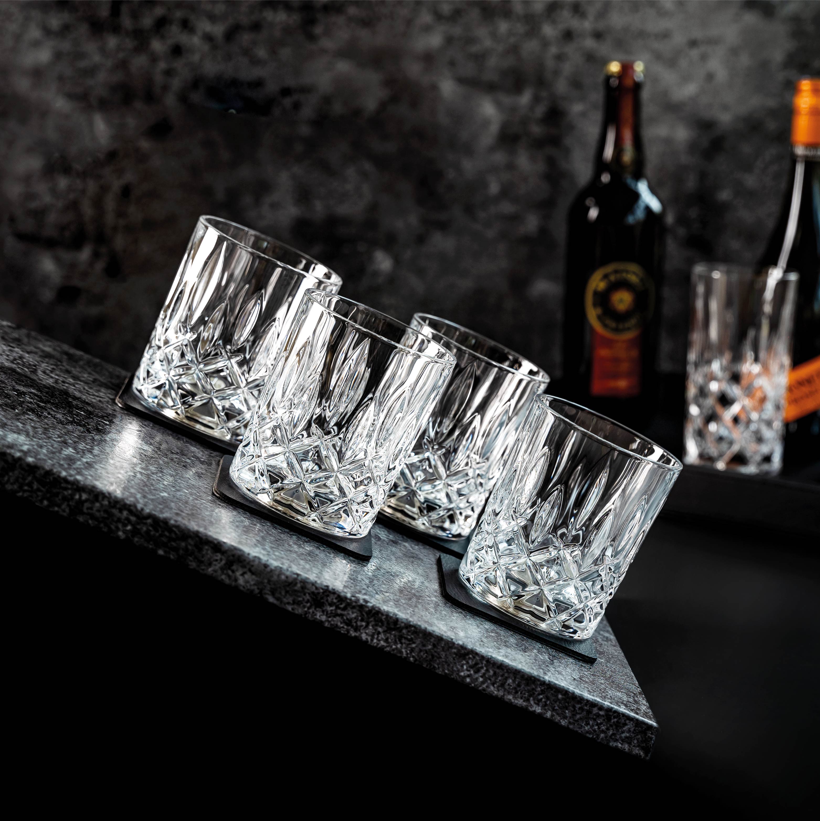 Magnetic crystal glasses fixed at an angle on pads